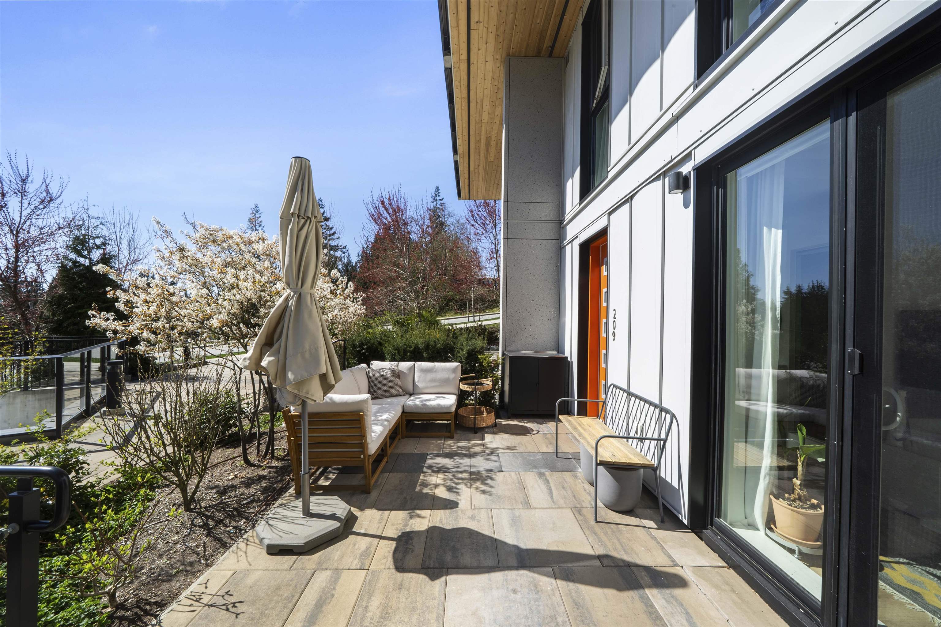209 9888 UNIVERSITY CRESCENT Unit: 209
