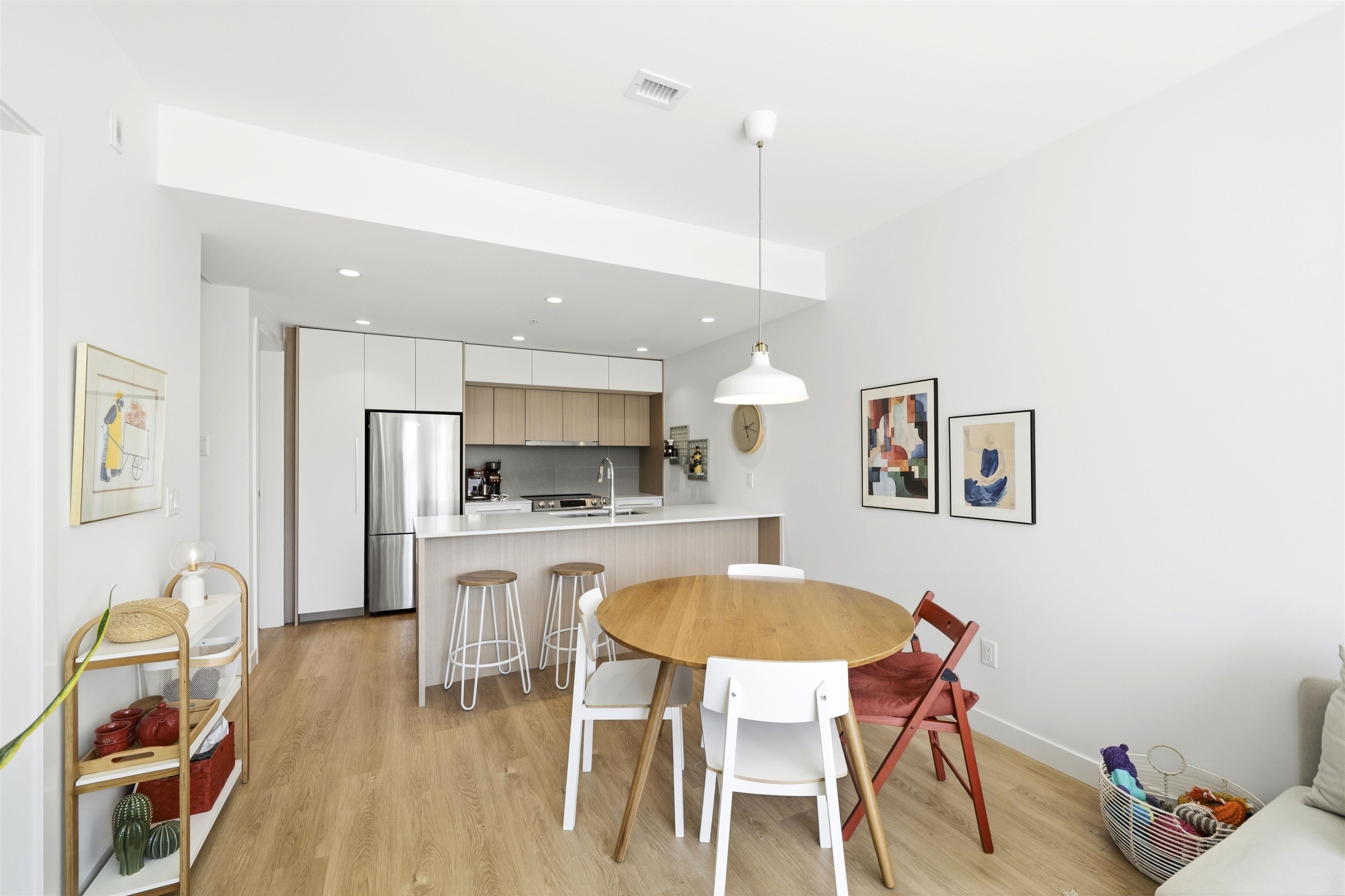 209 9888 UNIVERSITY CRESCENT Unit: 209