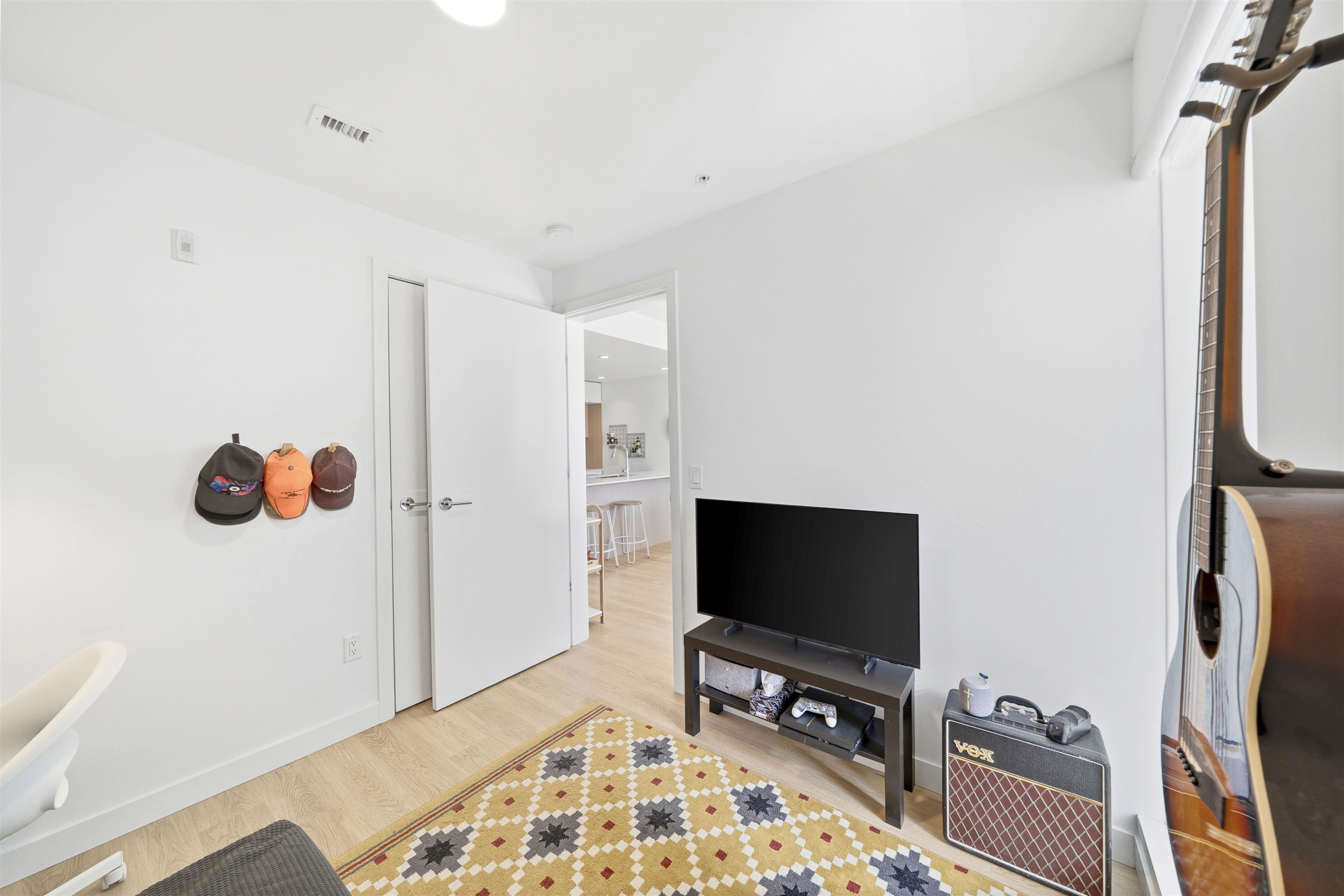 209 9888 UNIVERSITY CRESCENT Unit: 209