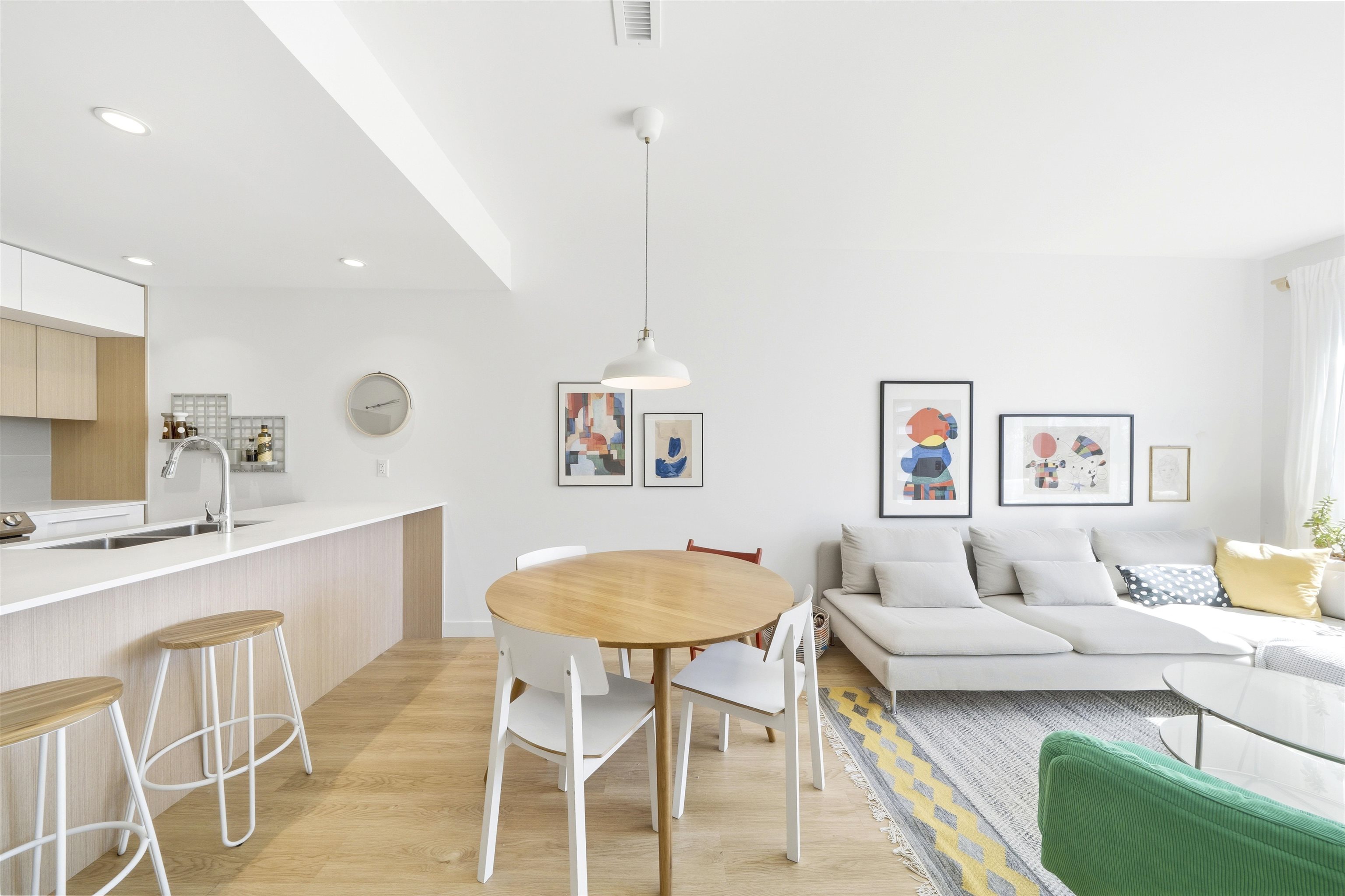 209 9888 UNIVERSITY CRESCENT Unit: 209