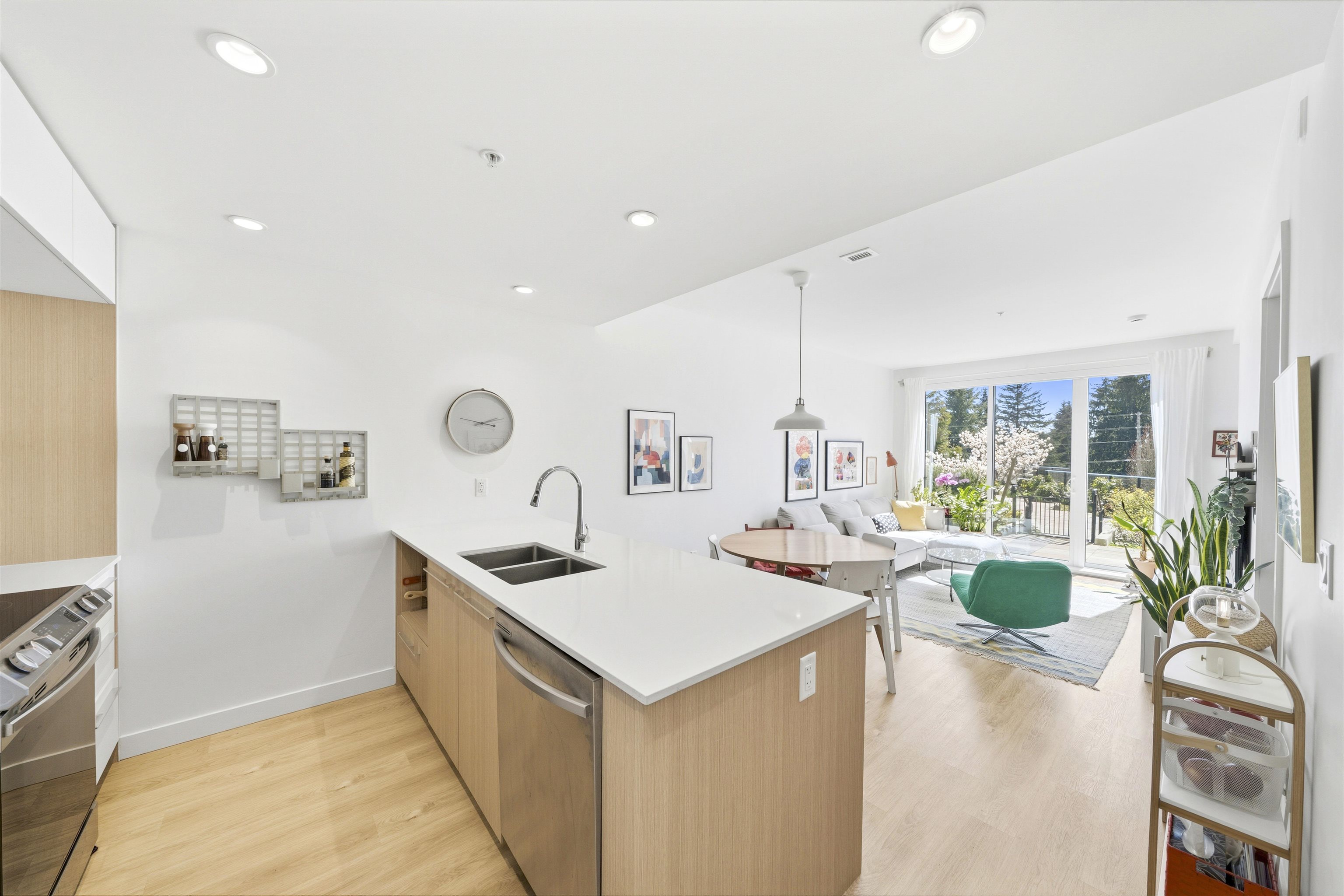 209 9888 UNIVERSITY CRESCENT Unit: 209