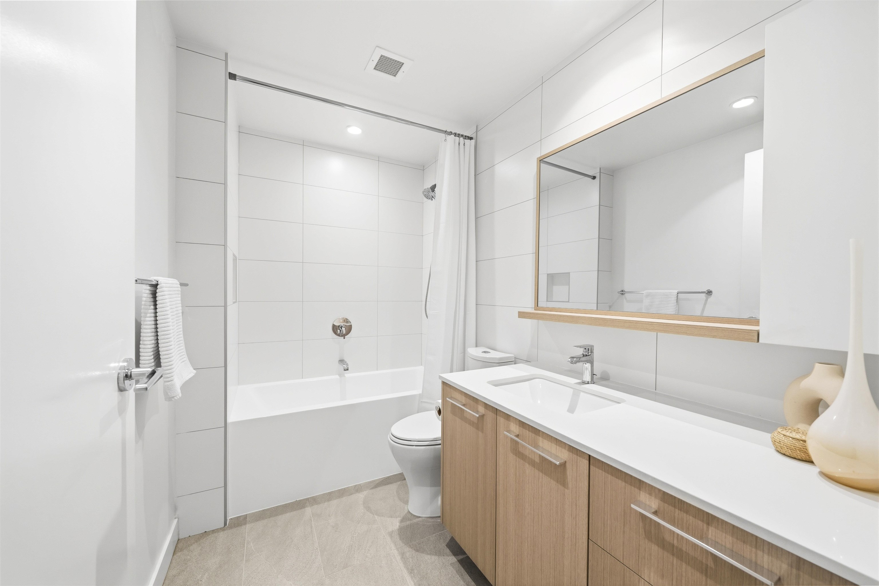 209 9888 UNIVERSITY CRESCENT Unit: 209