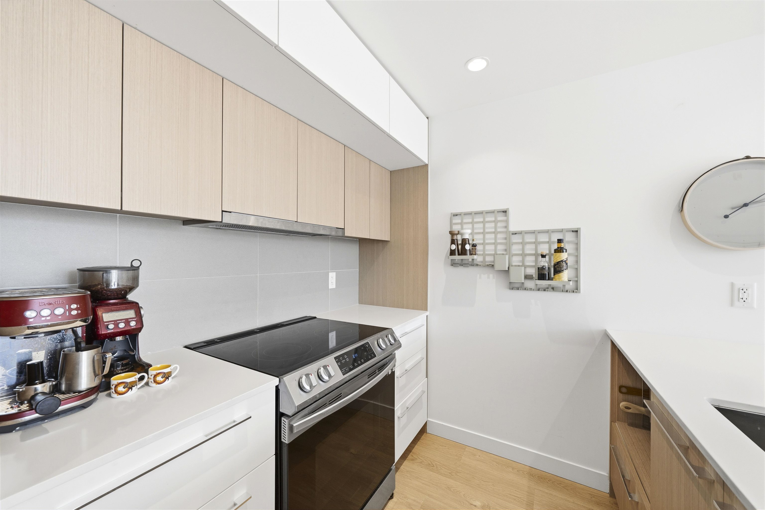 209 9888 UNIVERSITY CRESCENT Unit: 209