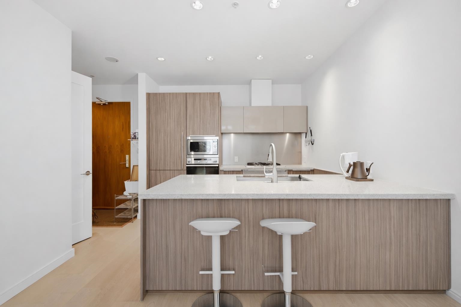 306 1633 ONTARIO STREET Unit: 306