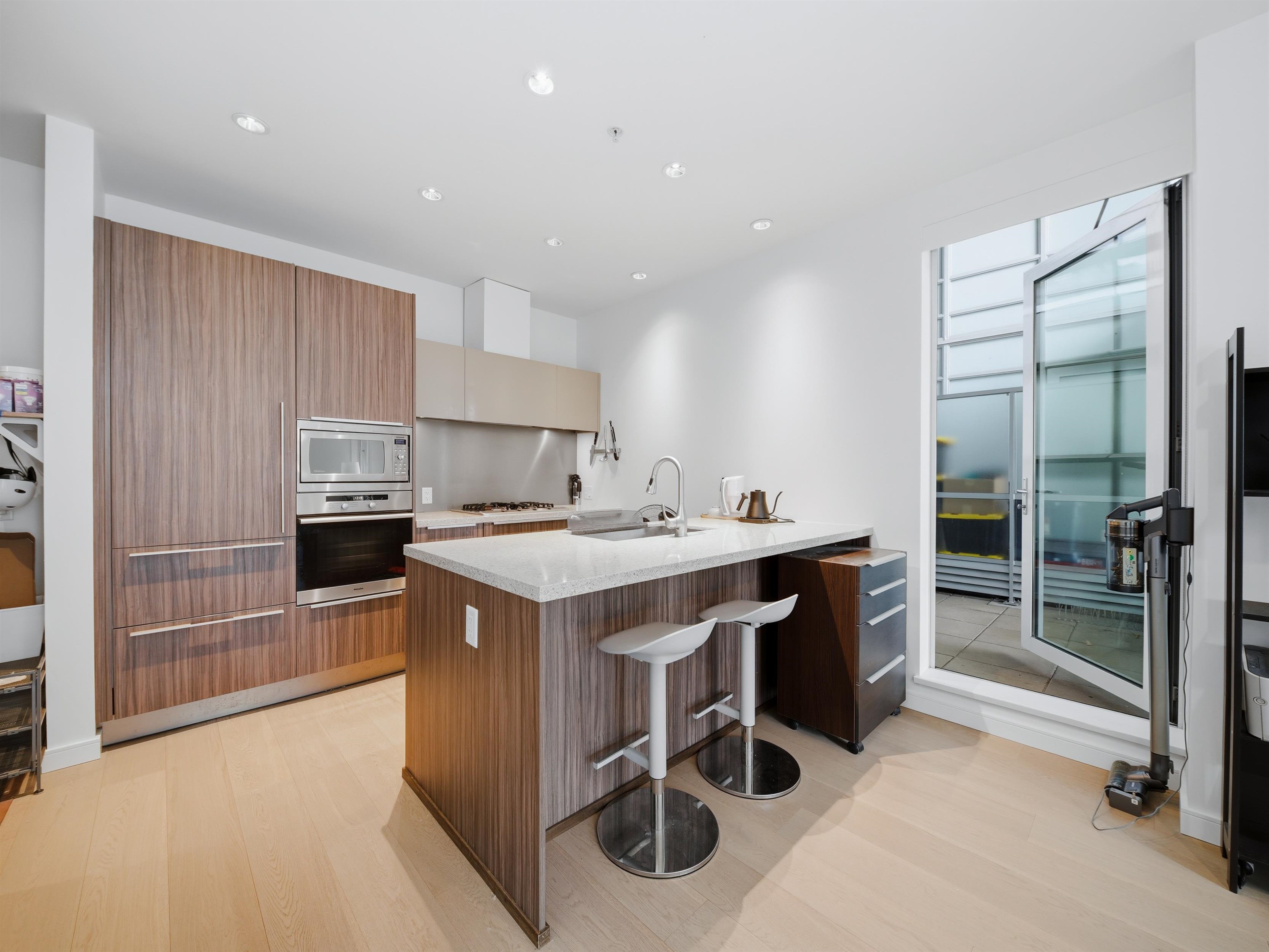 306 1633 ONTARIO STREET Unit: 306