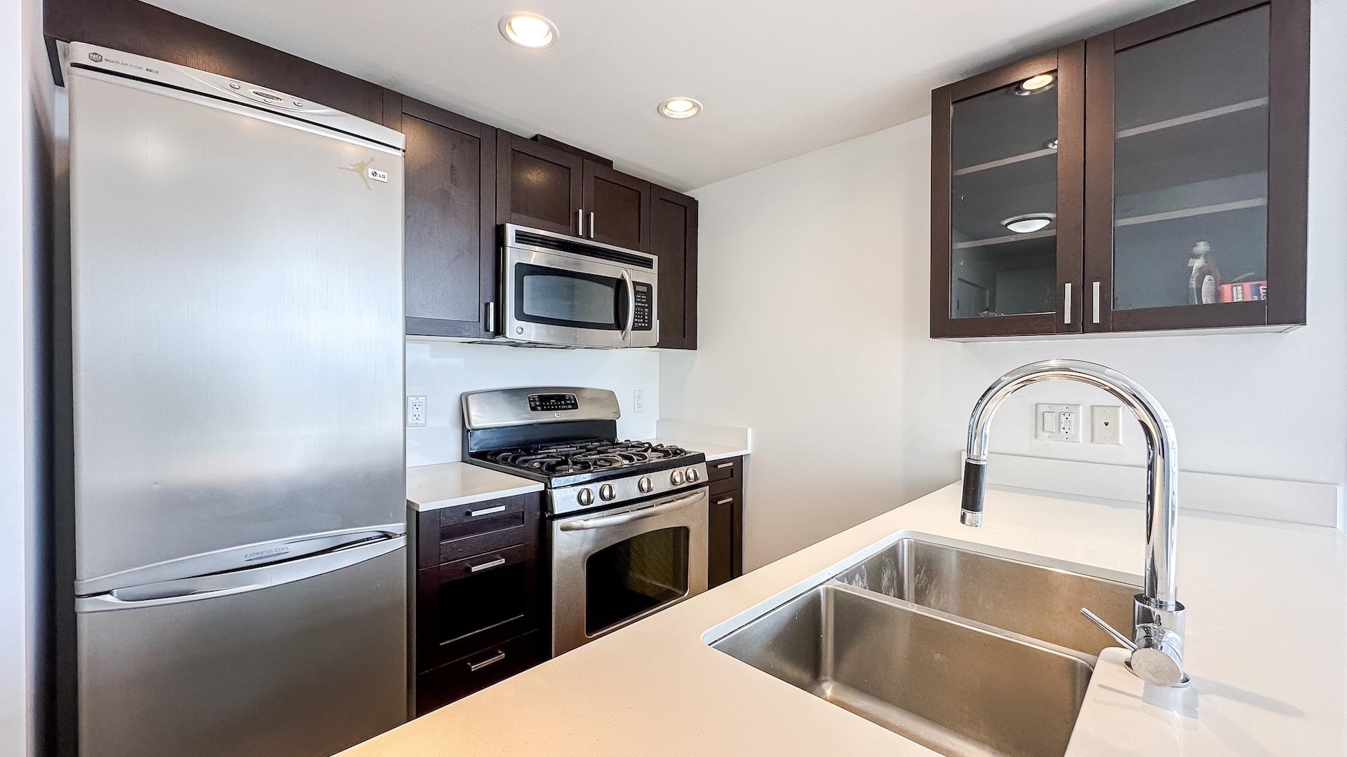 1107 4815 ELDORADO MEWS Unit: 1107