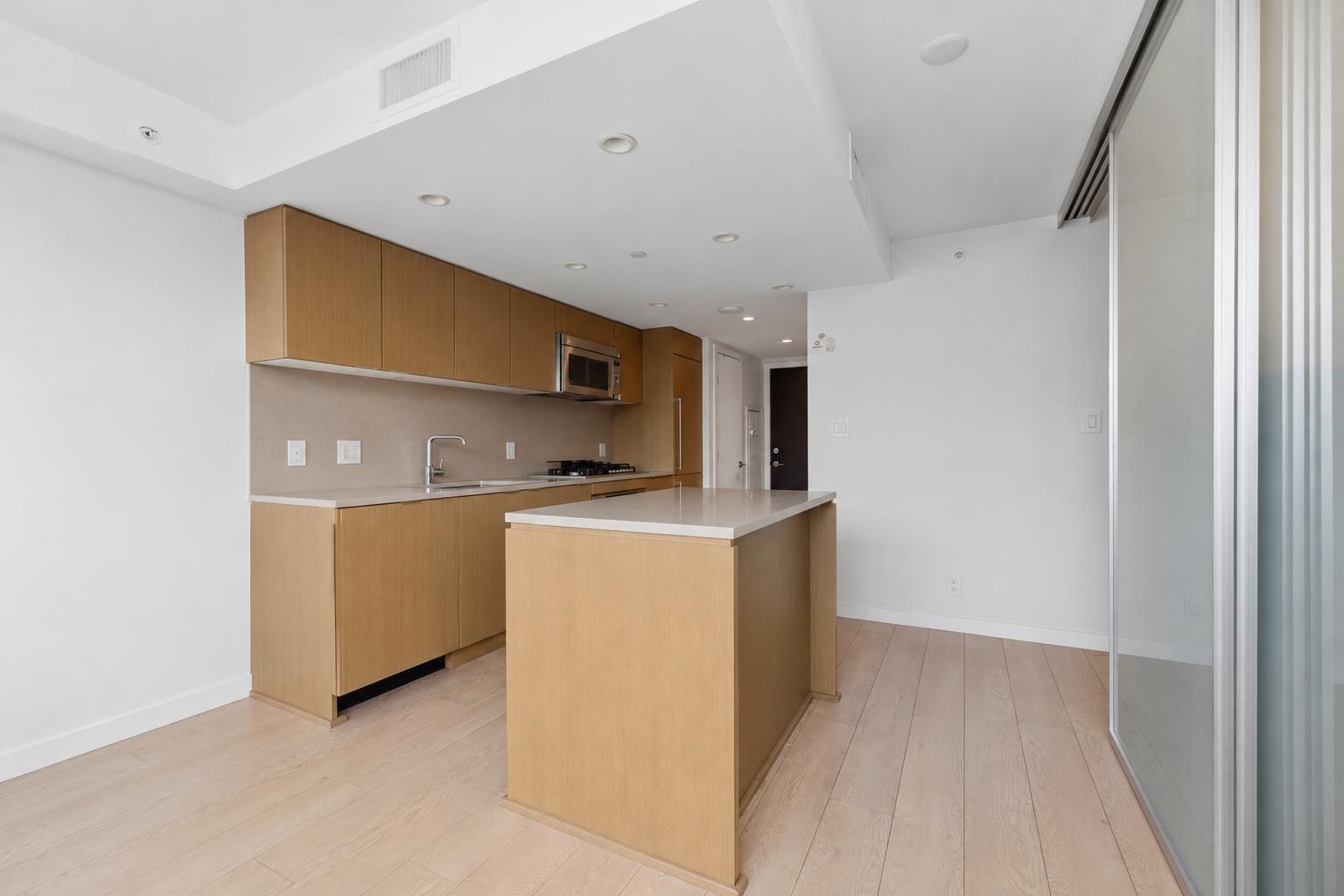 408 112 E 13TH STREET Unit: 408