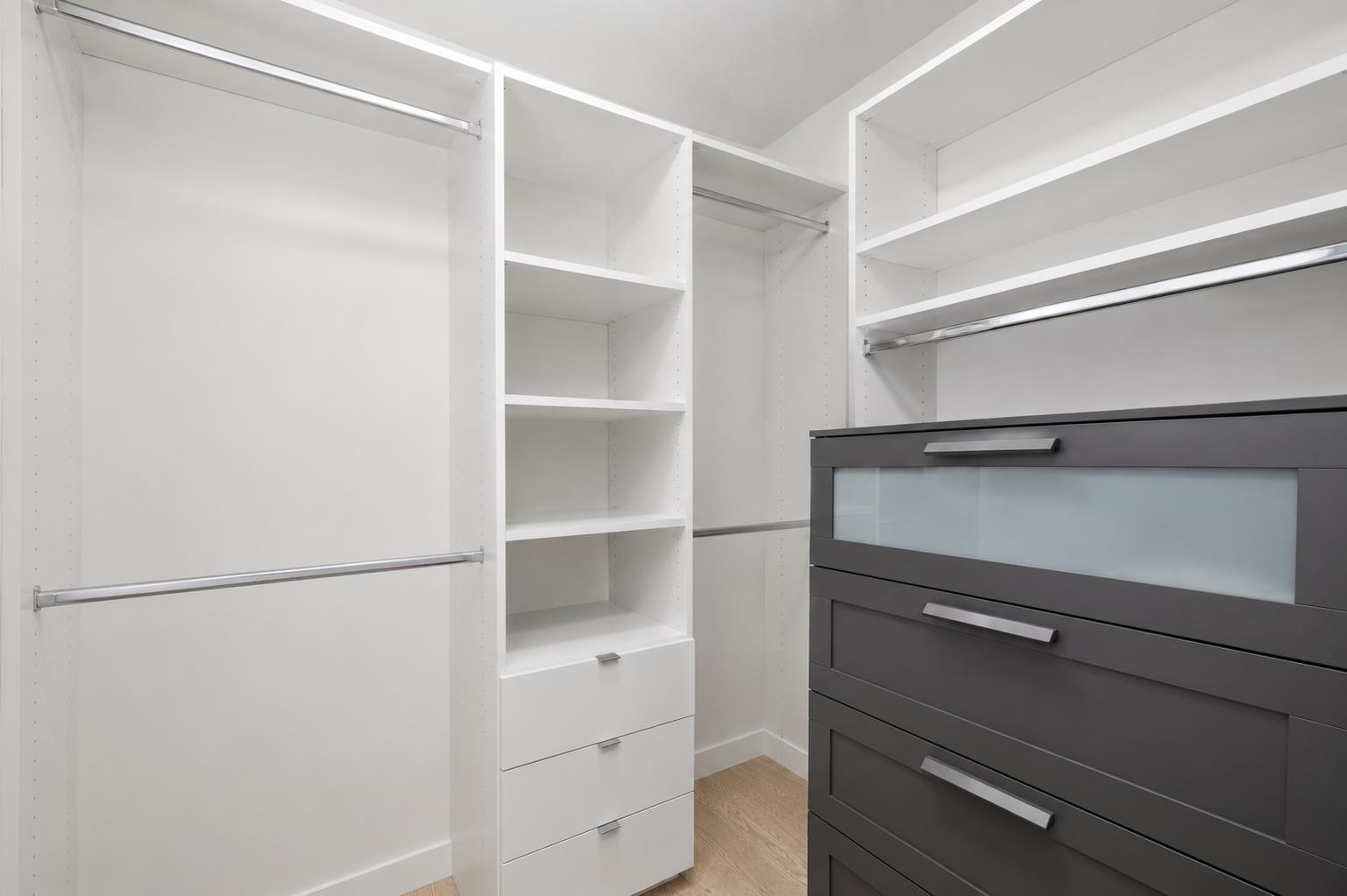 408 112 E 13TH STREET Unit: 408