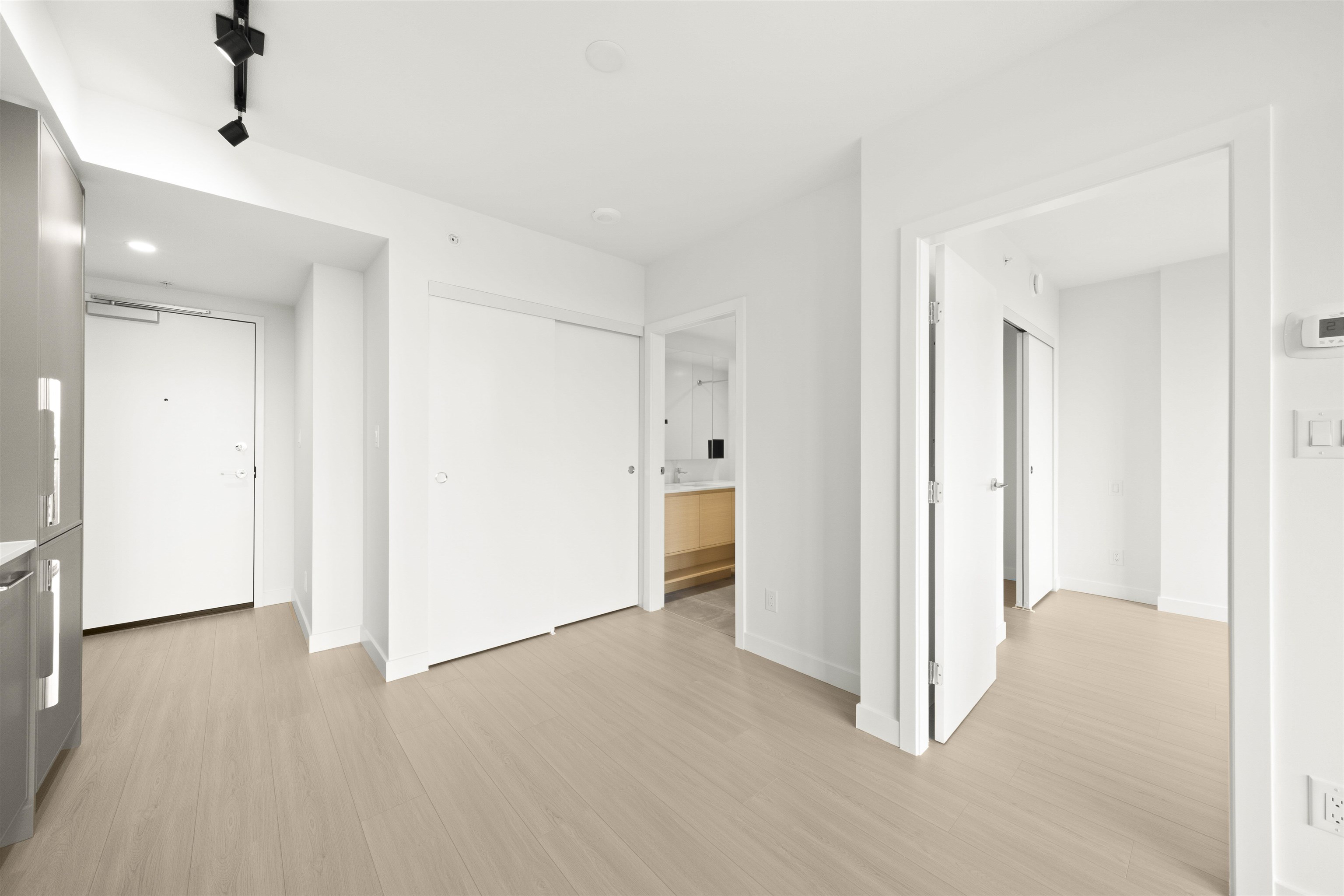 3705 13745 GEORGE JUNCTION Unit: 3705