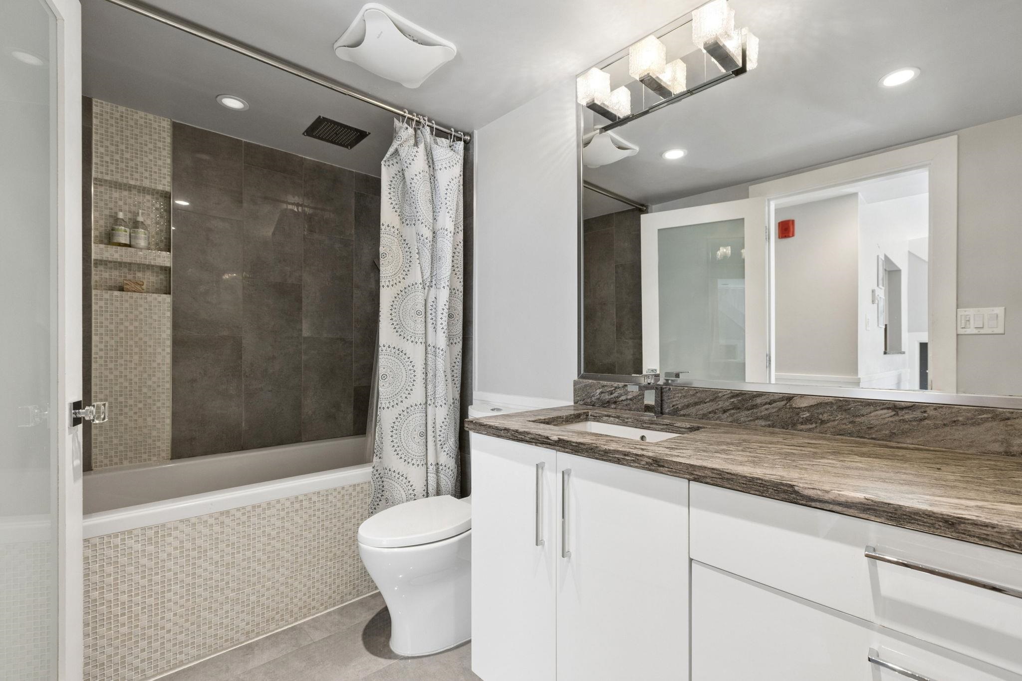 303 1702 CHESTERFIELD AVENUE Unit: 303