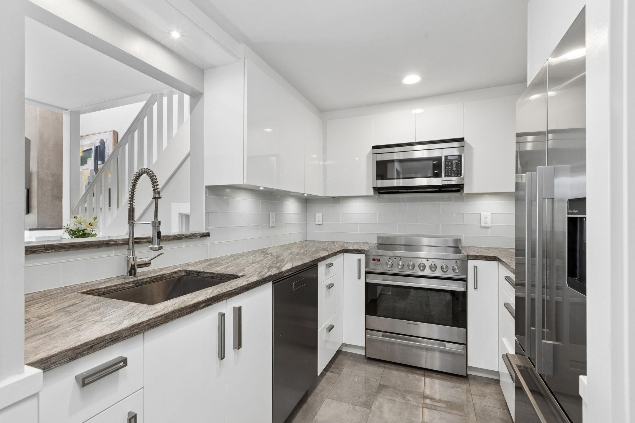 303 1702 CHESTERFIELD AVENUE Unit: 303