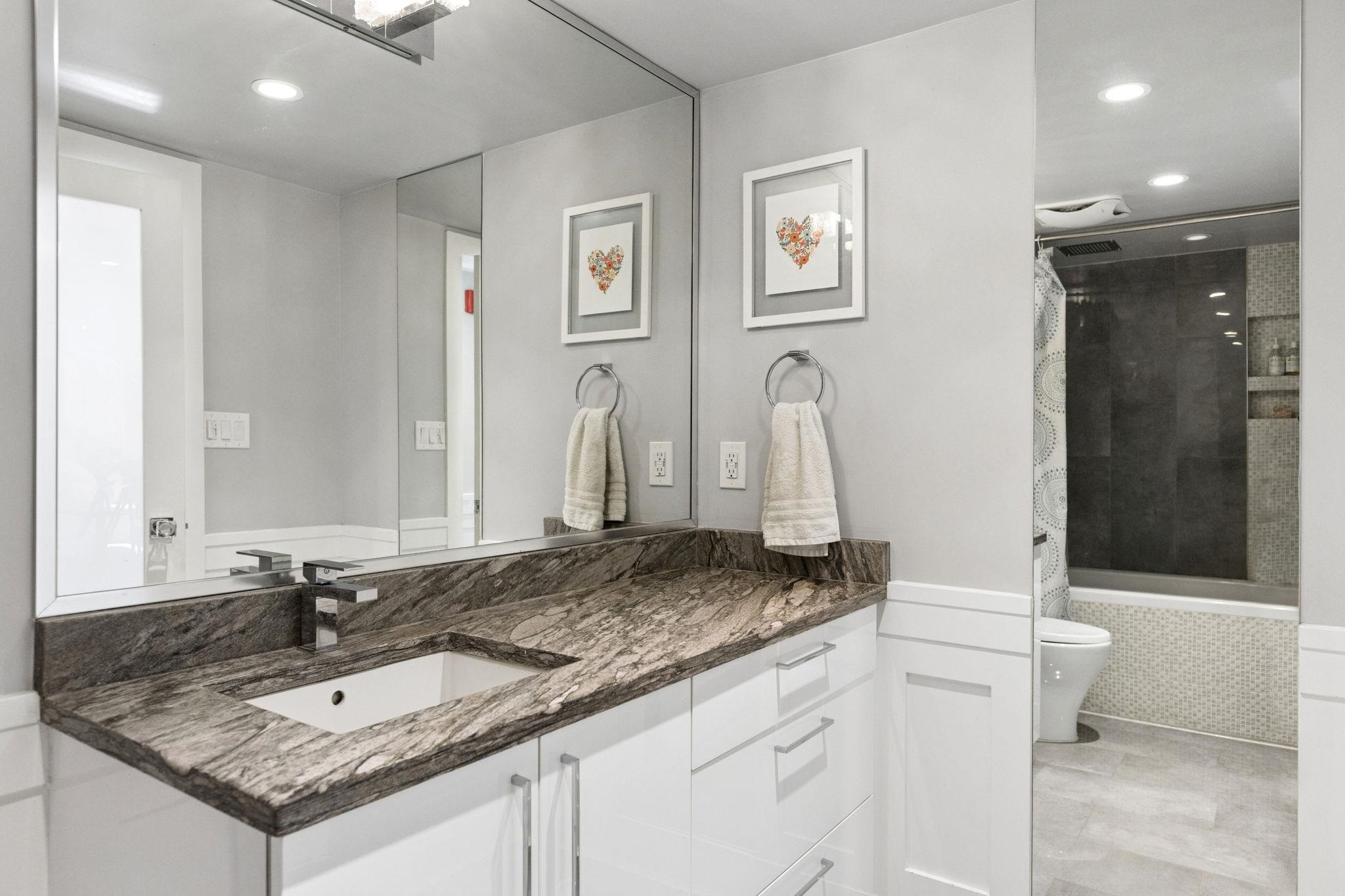 303 1702 CHESTERFIELD AVENUE Unit: 303