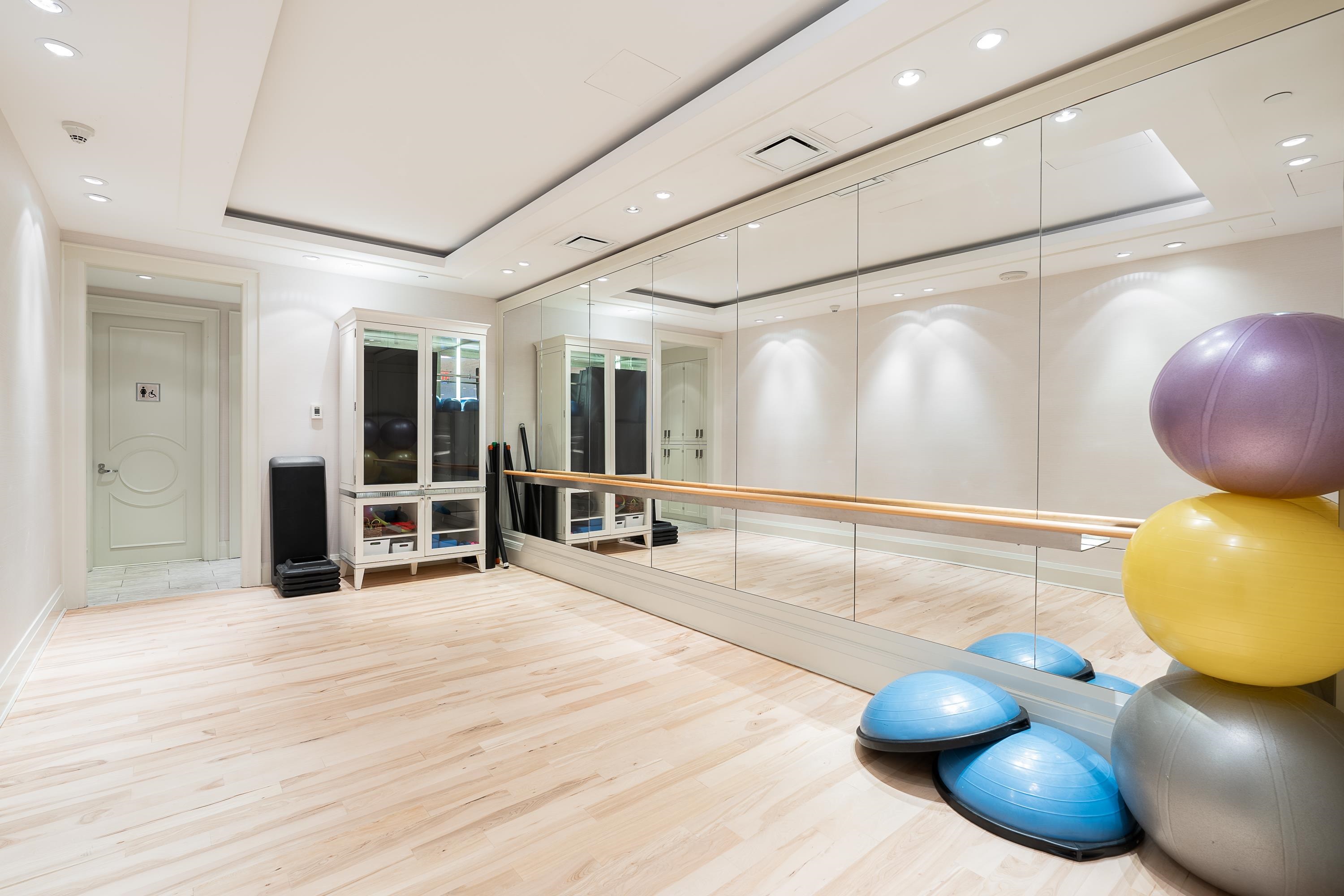 2902 667 HOWE STREET Unit: 2902