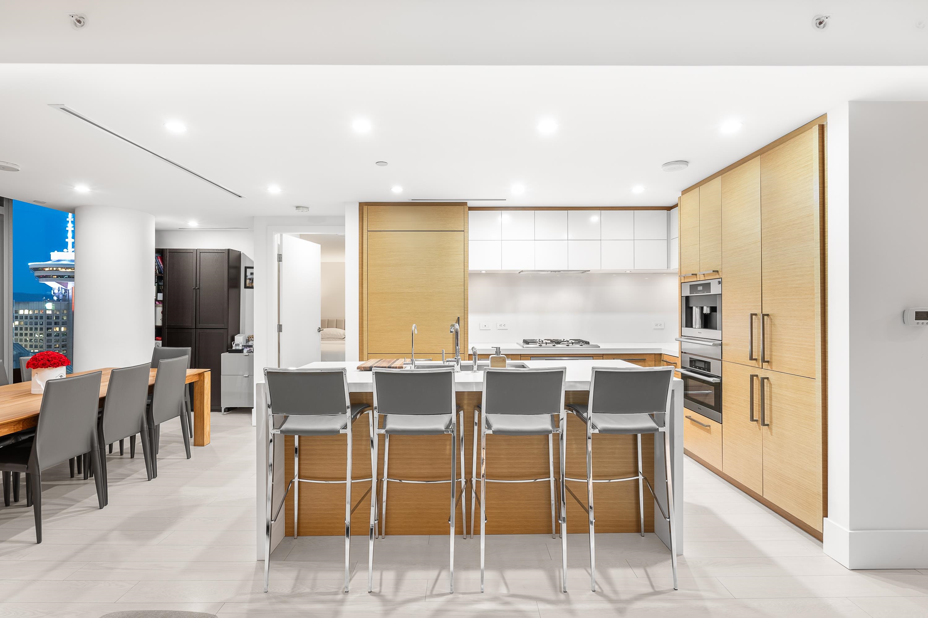 2902 667 HOWE STREET Unit: 2902
