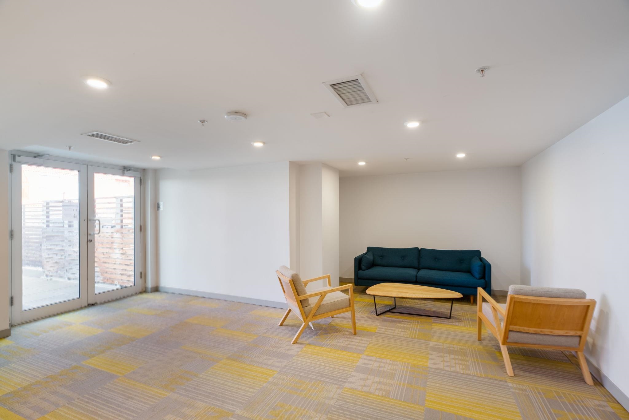 902 933 E HASTINGS STREET Unit: 902