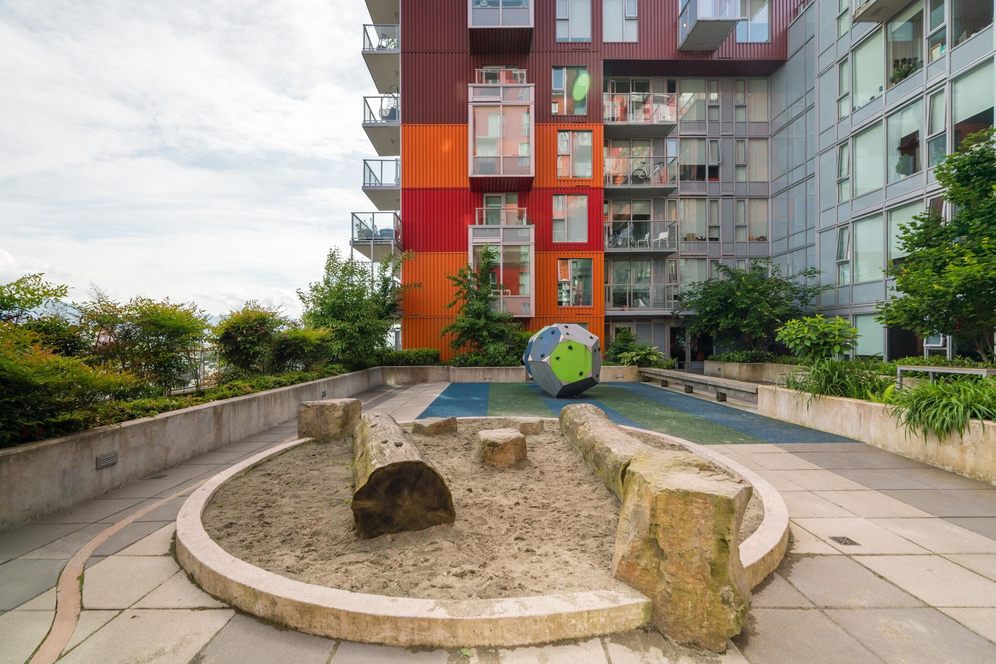 902 933 E HASTINGS STREET Unit: 902