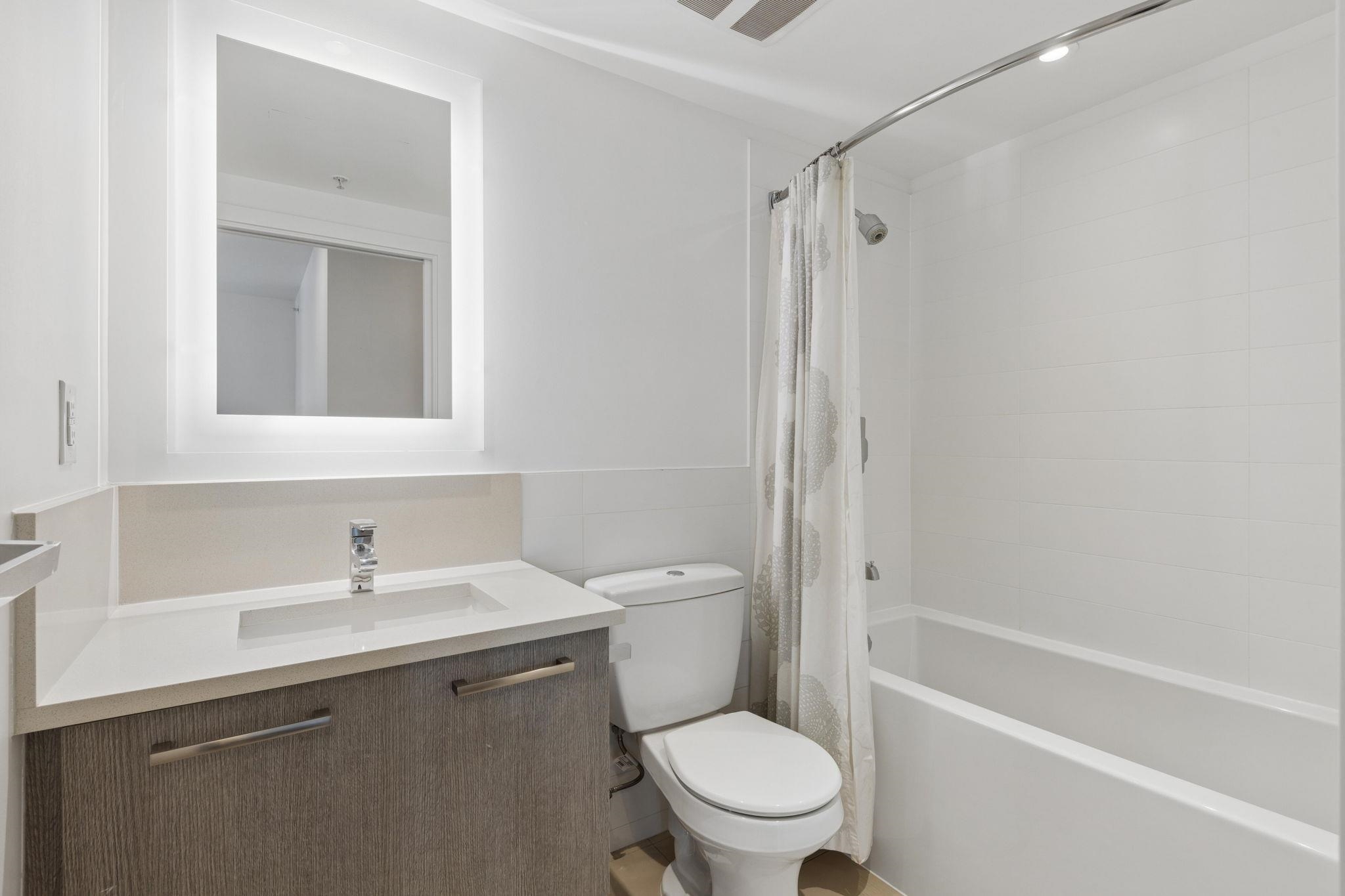 902 933 E HASTINGS STREET Unit: 902