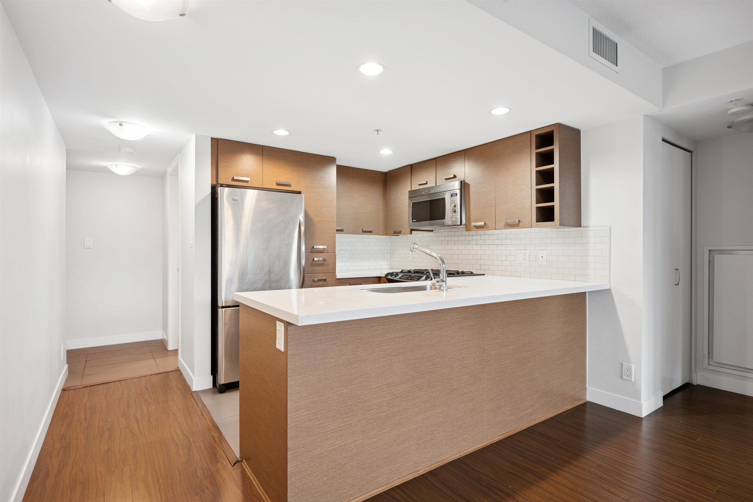 511 8033 SABA ROAD Unit: 511