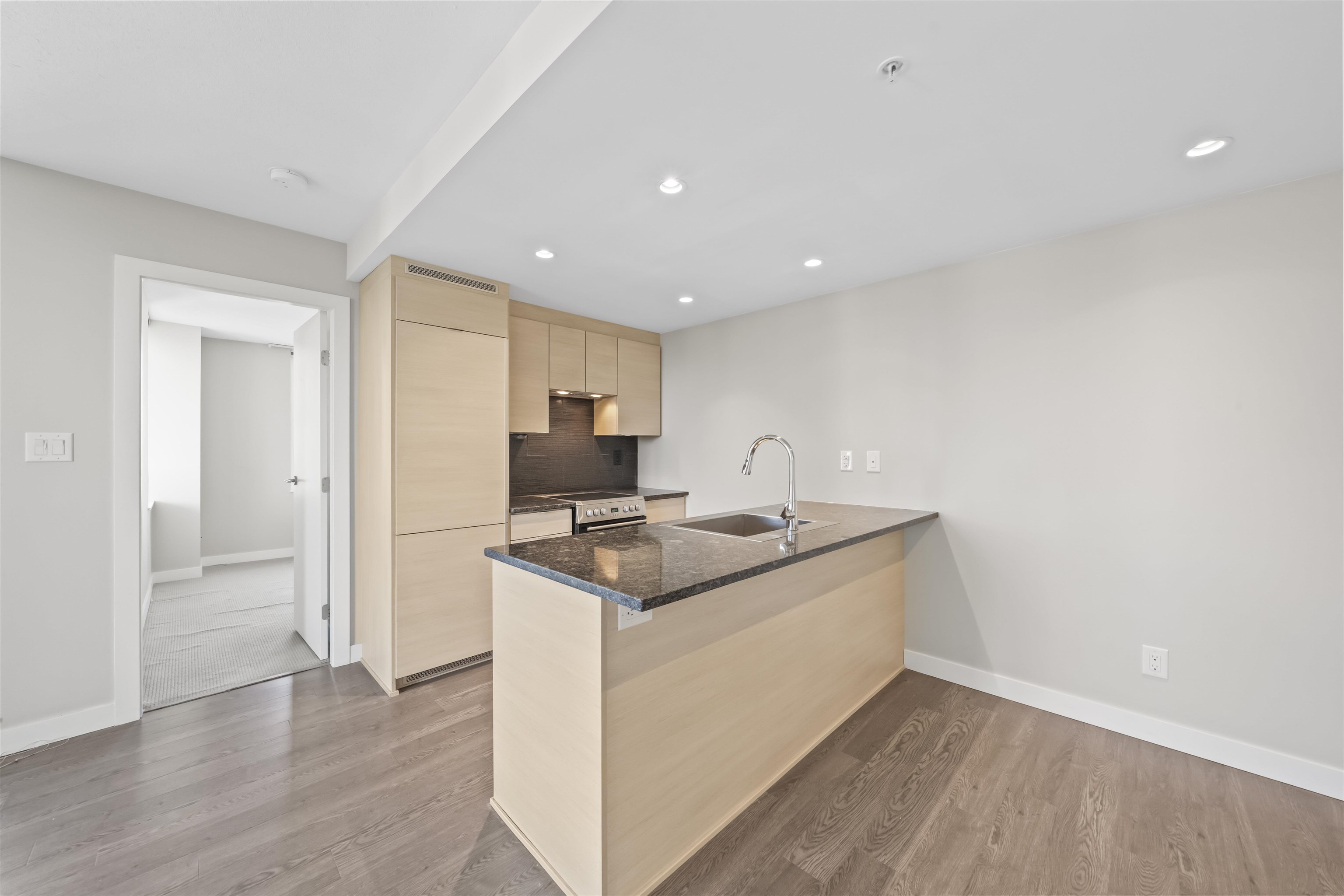 2007 488 SW MARINE DRIVE Unit: 2007