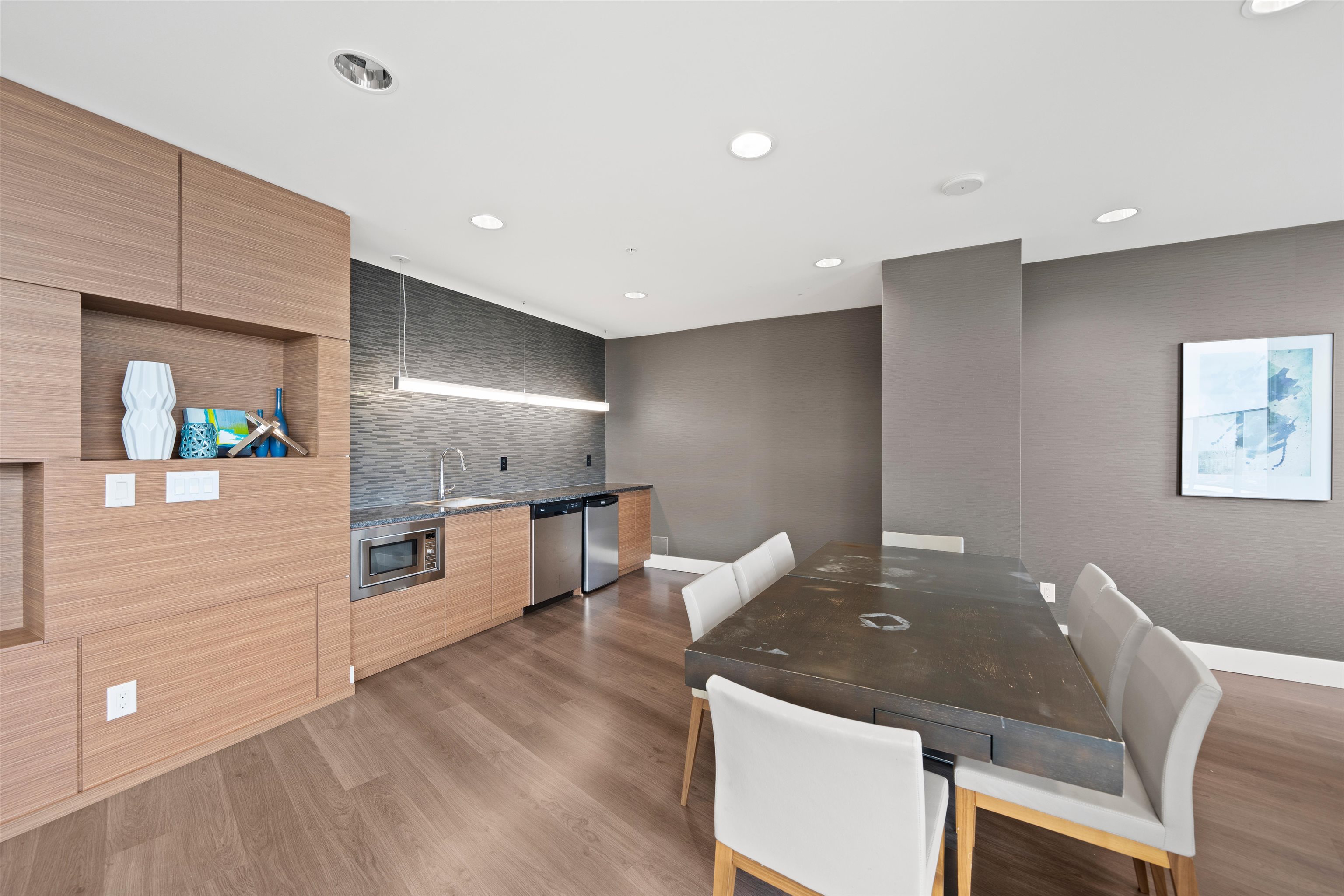 2007 488 SW MARINE DRIVE Unit: 2007
