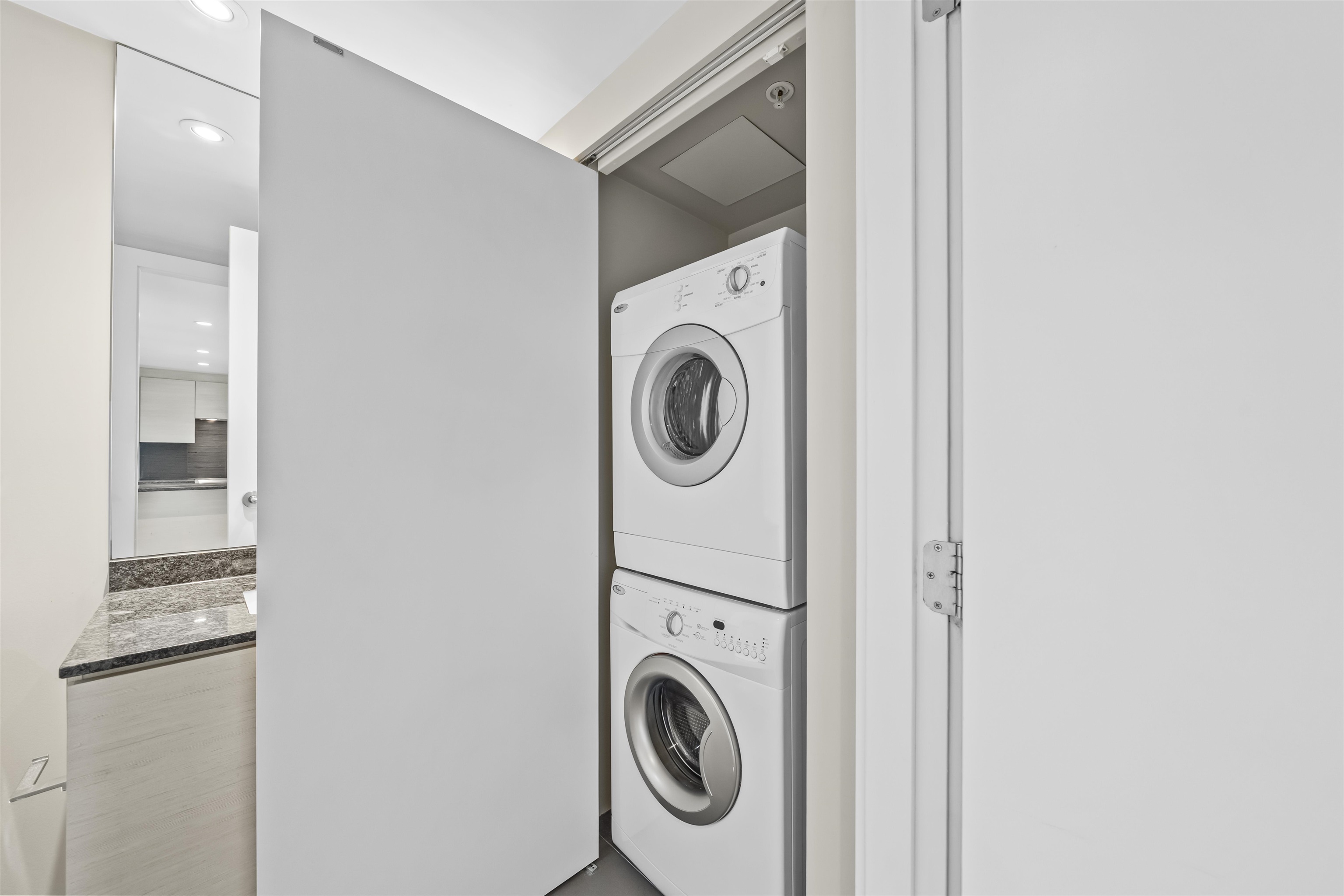 2007 488 SW MARINE DRIVE Unit: 2007