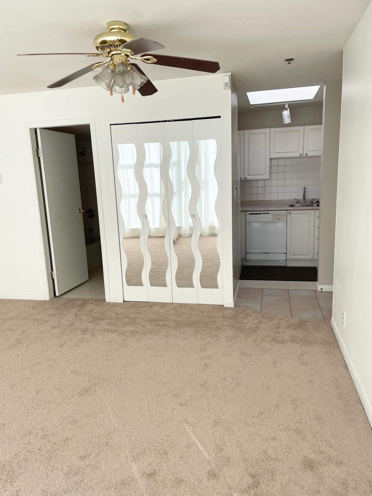 PH3 4113 FRASER STREET Unit: PH3