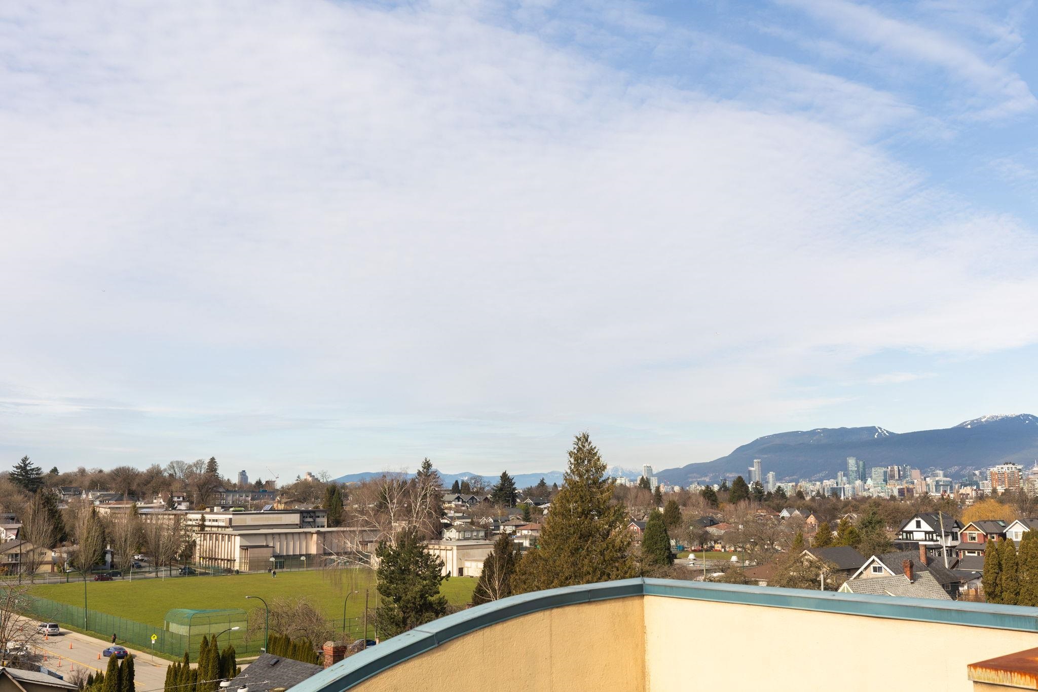 PH3 4113 FRASER STREET Unit: PH3