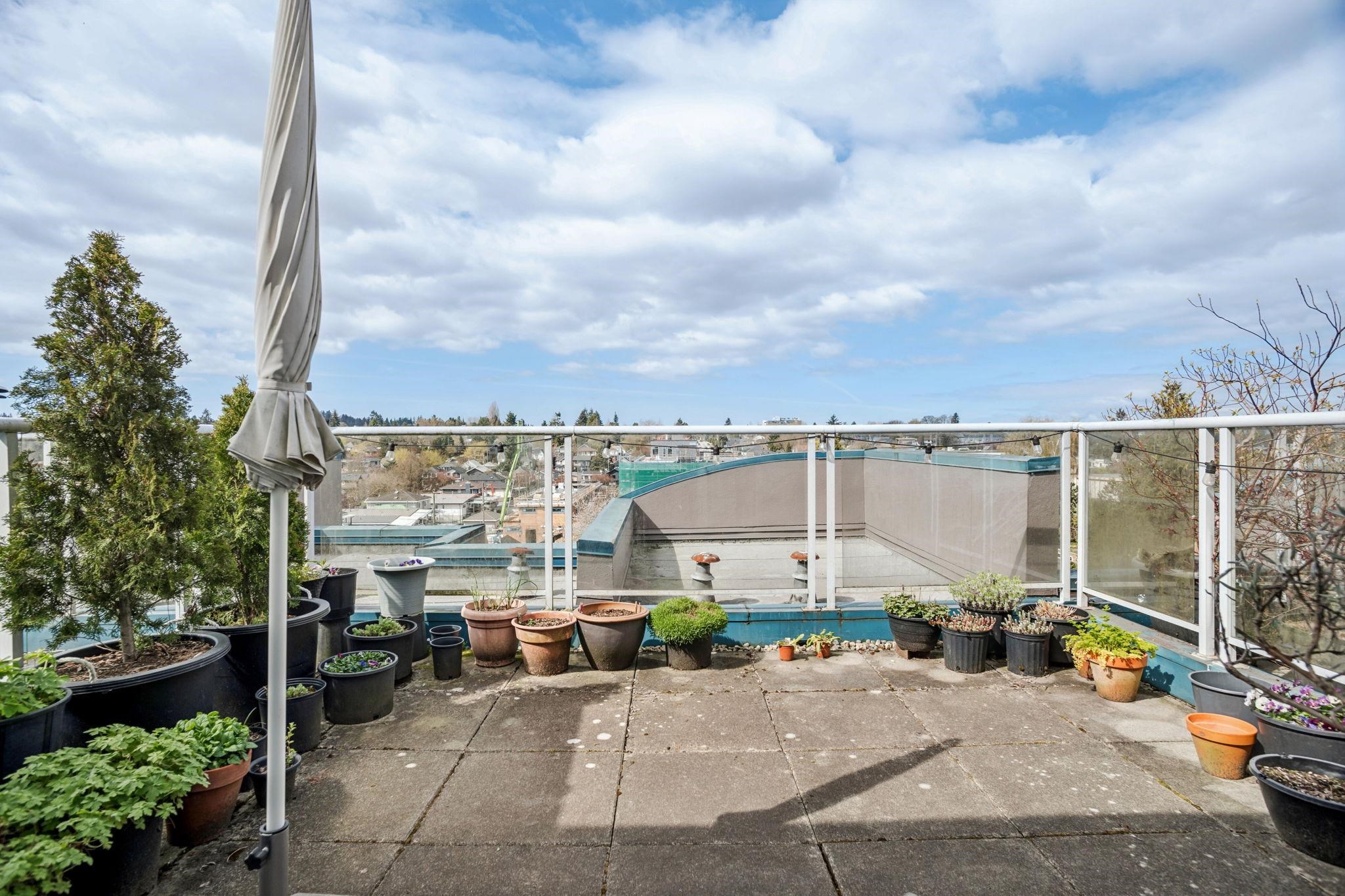 PH3 4113 FRASER STREET Unit: PH3