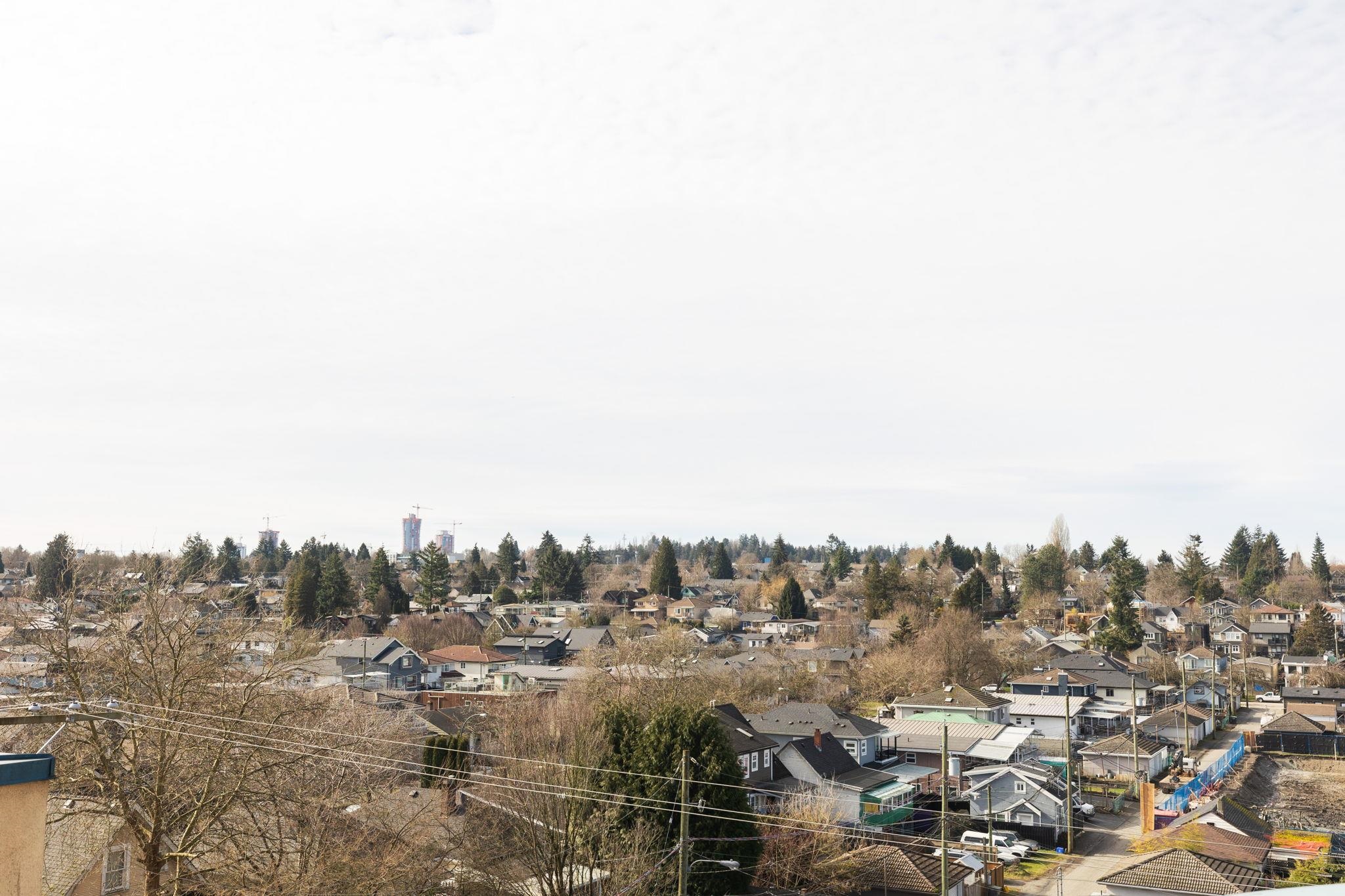 PH3 4113 FRASER STREET Unit: PH3
