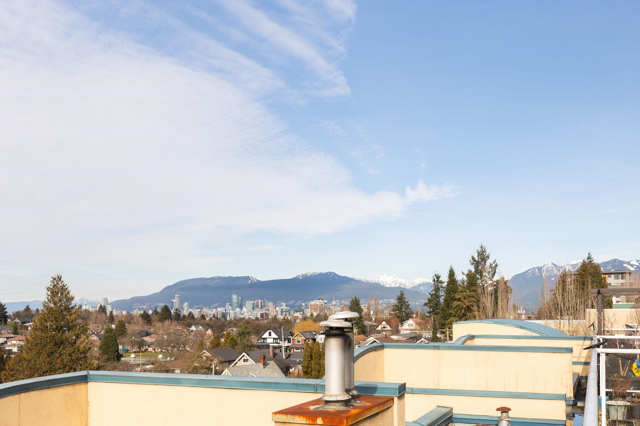 PH3 4113 FRASER STREET Unit: PH3