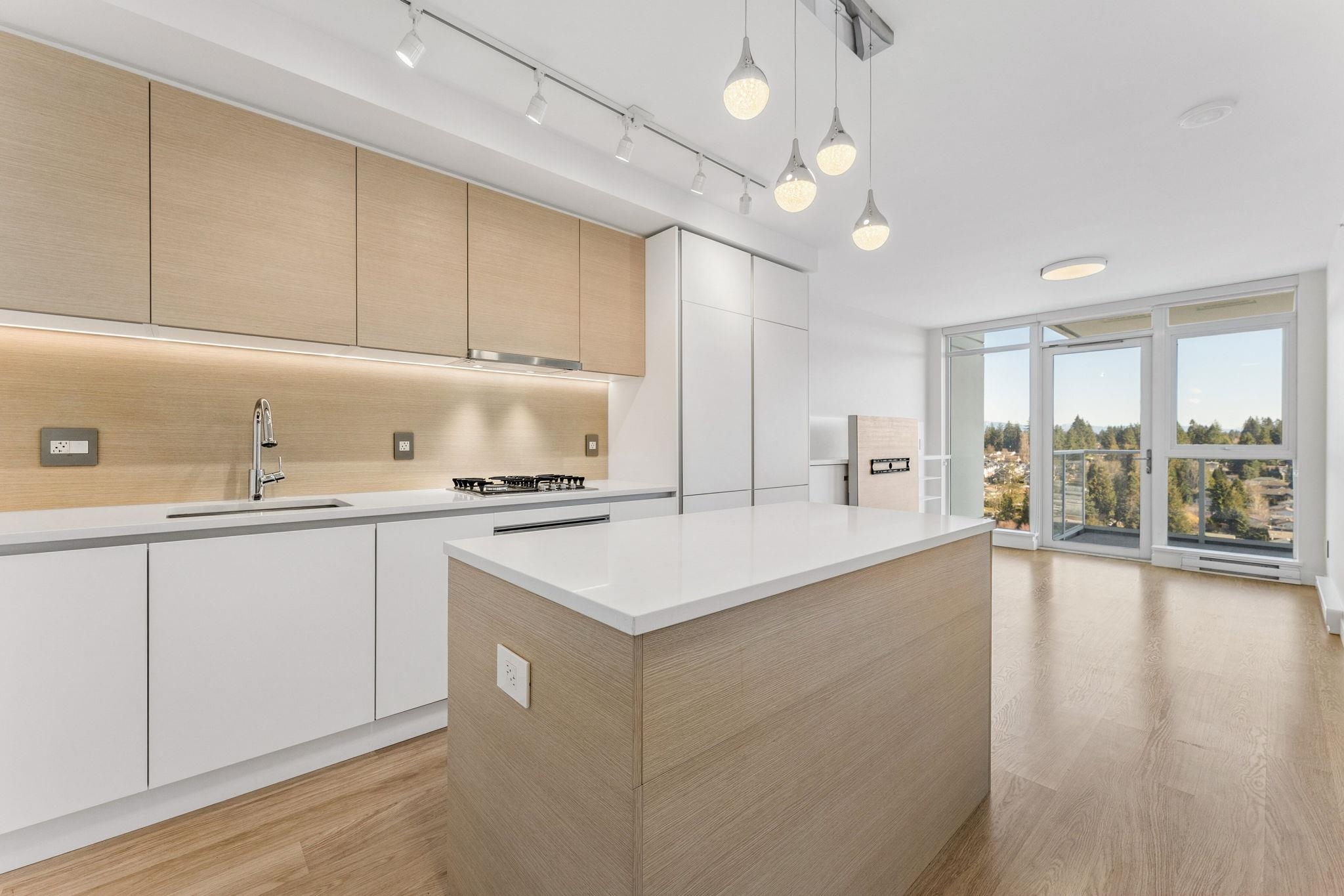 1808 525 FOSTER AVENUE Unit: 1808