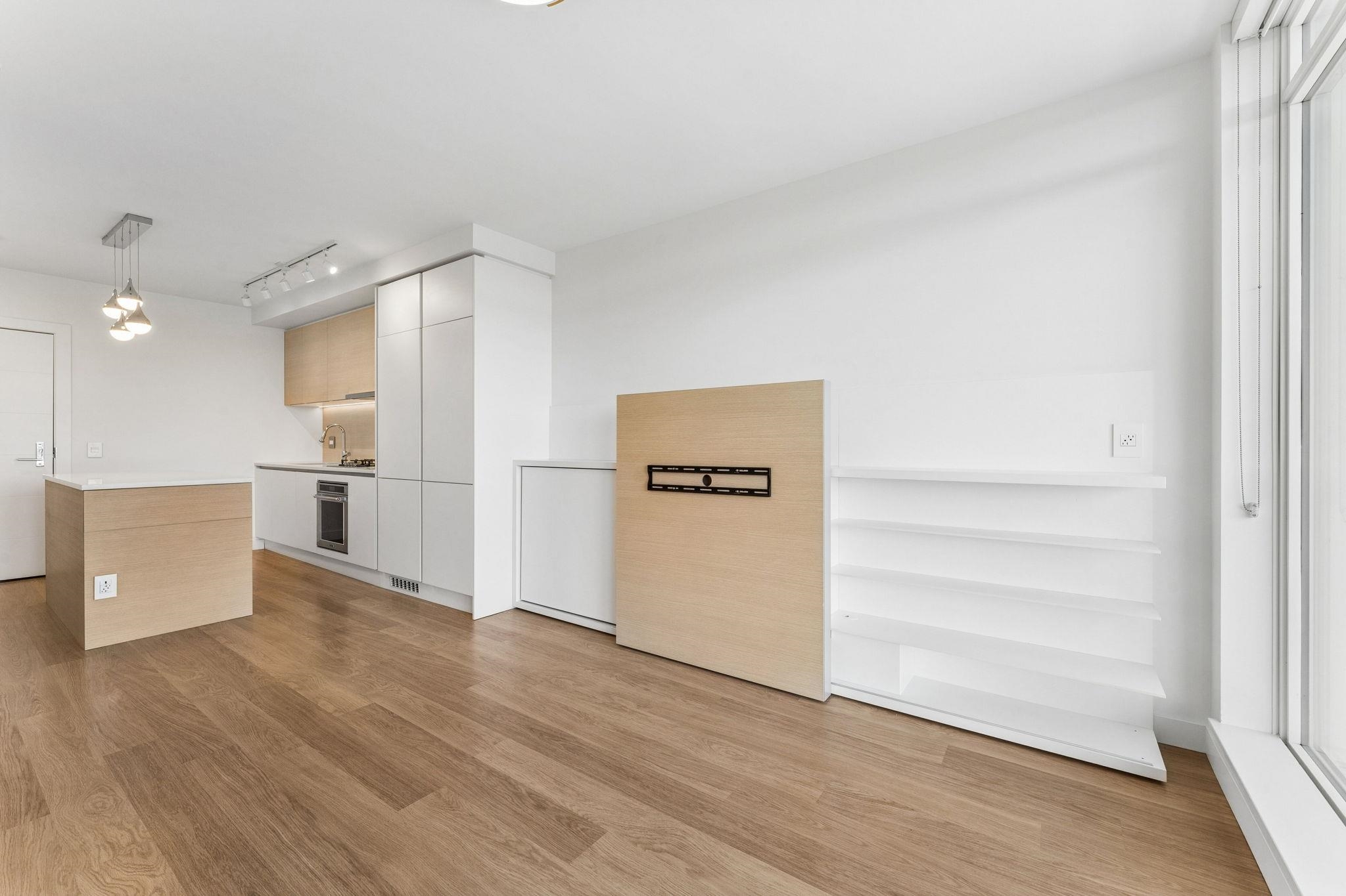 1808 525 FOSTER AVENUE Unit: 1808