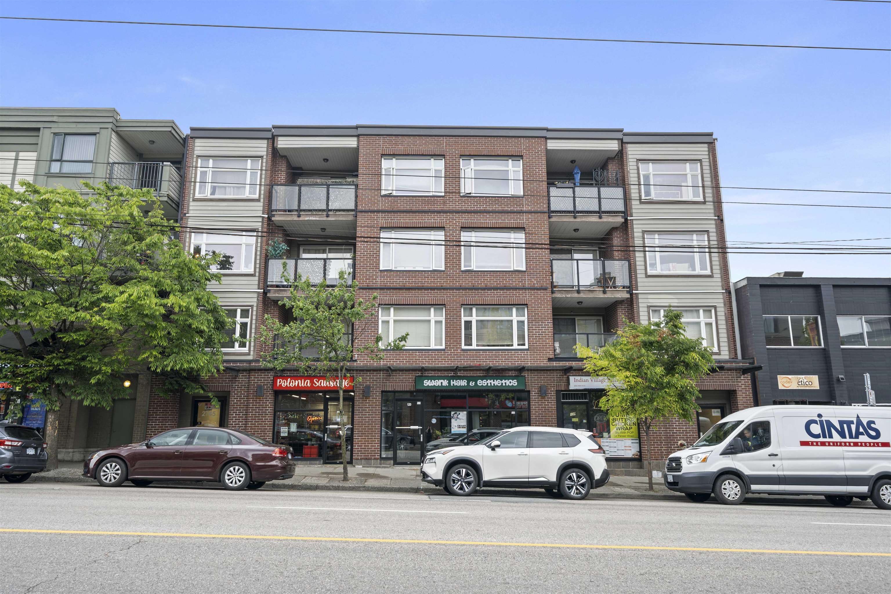 303 2745 E HASTINGS STREET