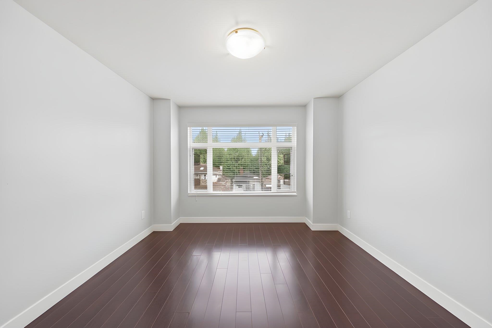 303 2745 E HASTINGS STREET