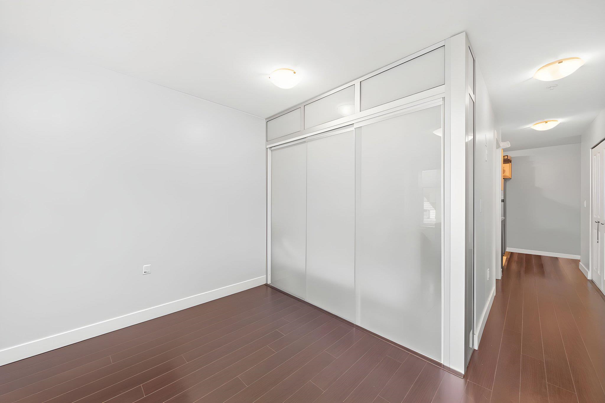 303 2745 E HASTINGS STREET