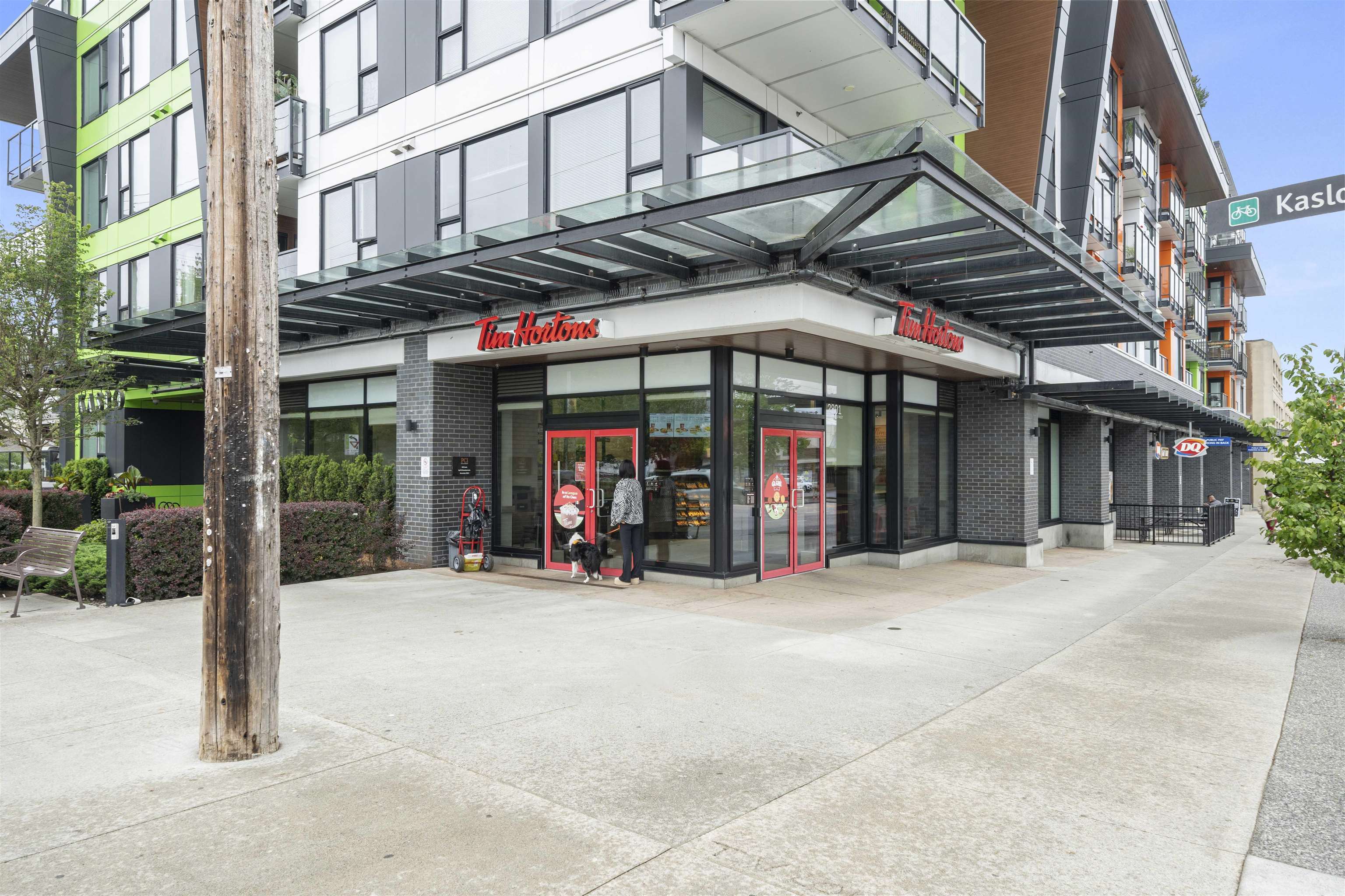 303 2745 E HASTINGS STREET