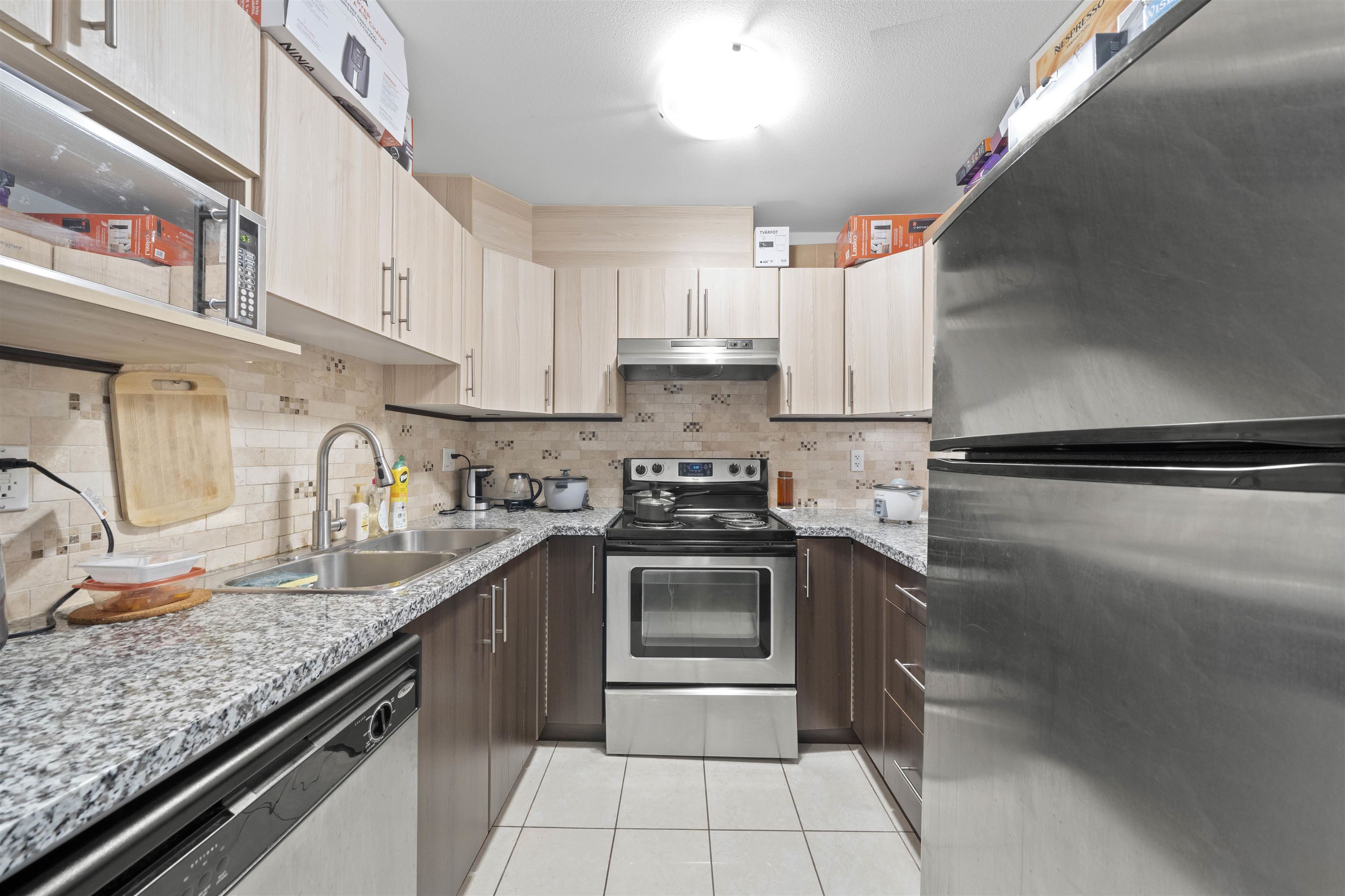 303 2745 E HASTINGS STREET