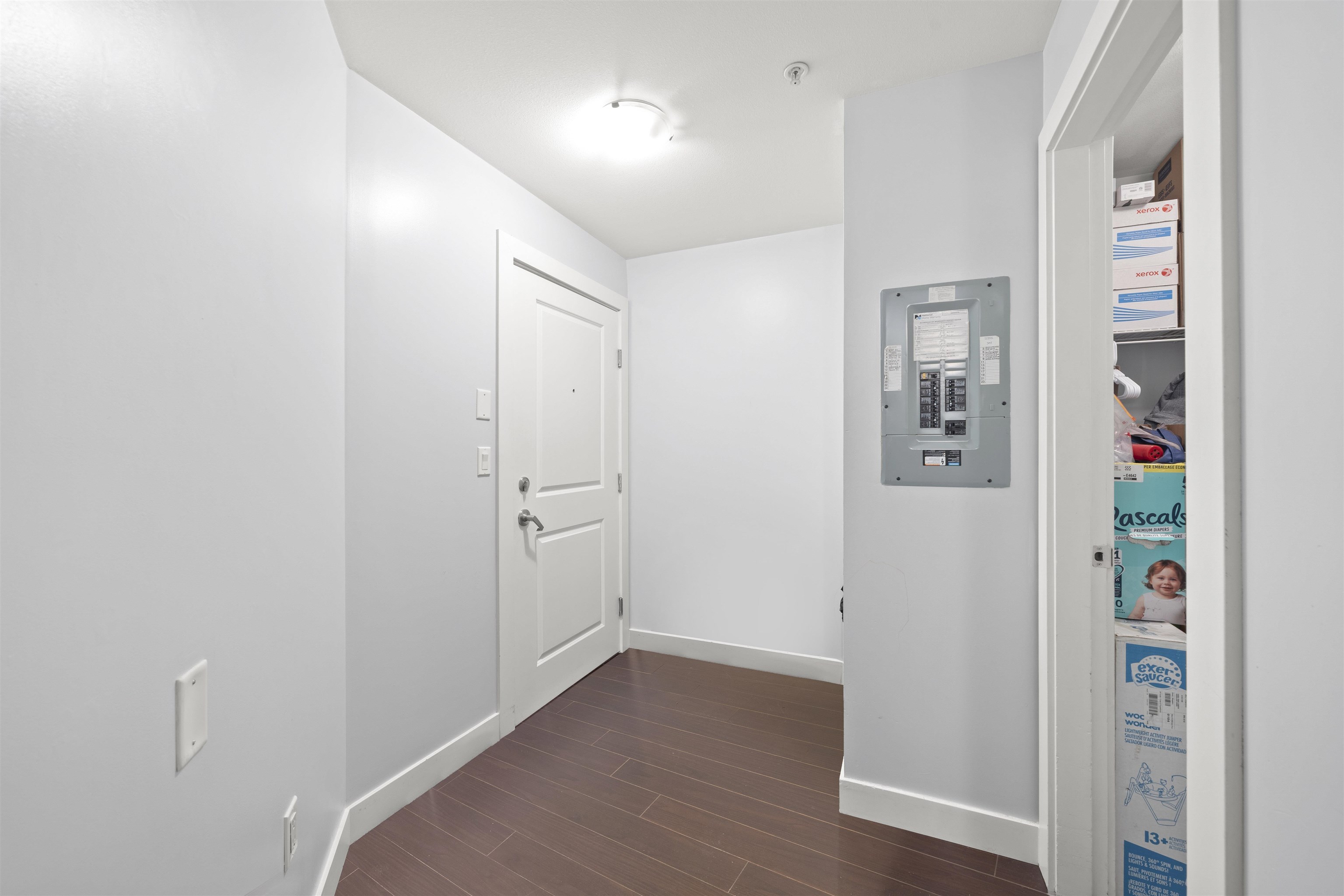 303 2745 E HASTINGS STREET