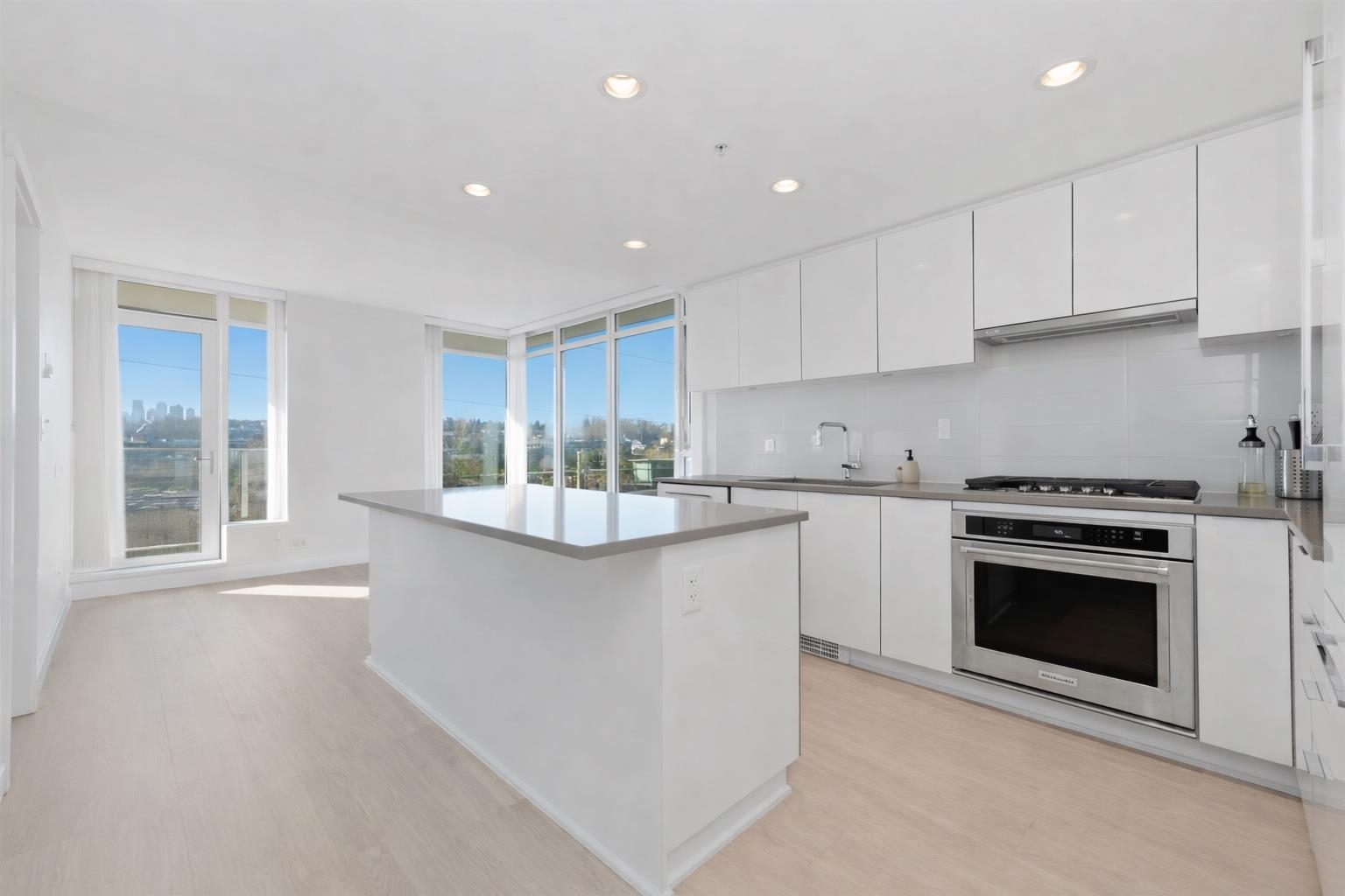 606 2388 MADISON AVENUE Unit: 606