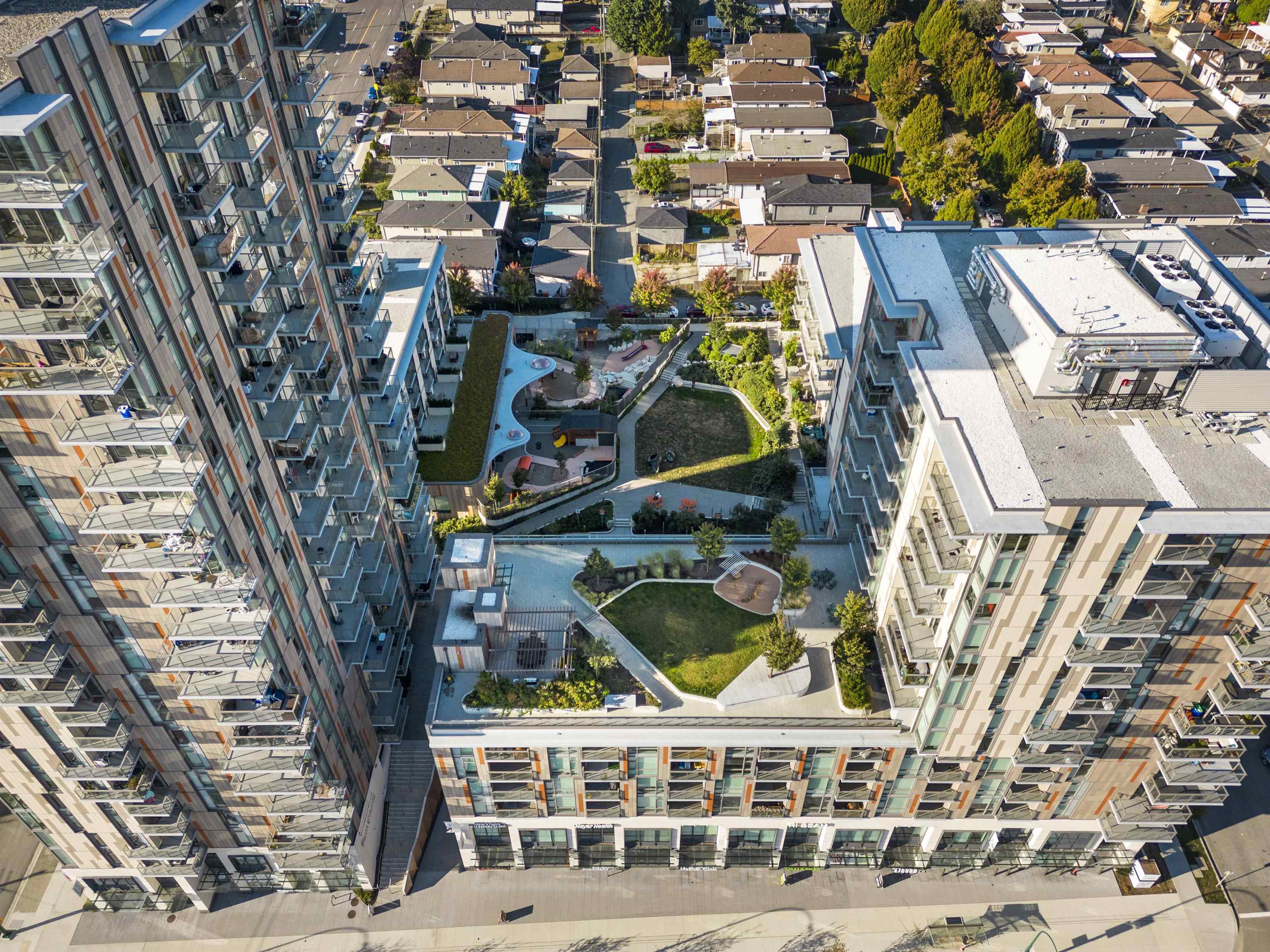 305 8138 FRASER STREET Unit: 305