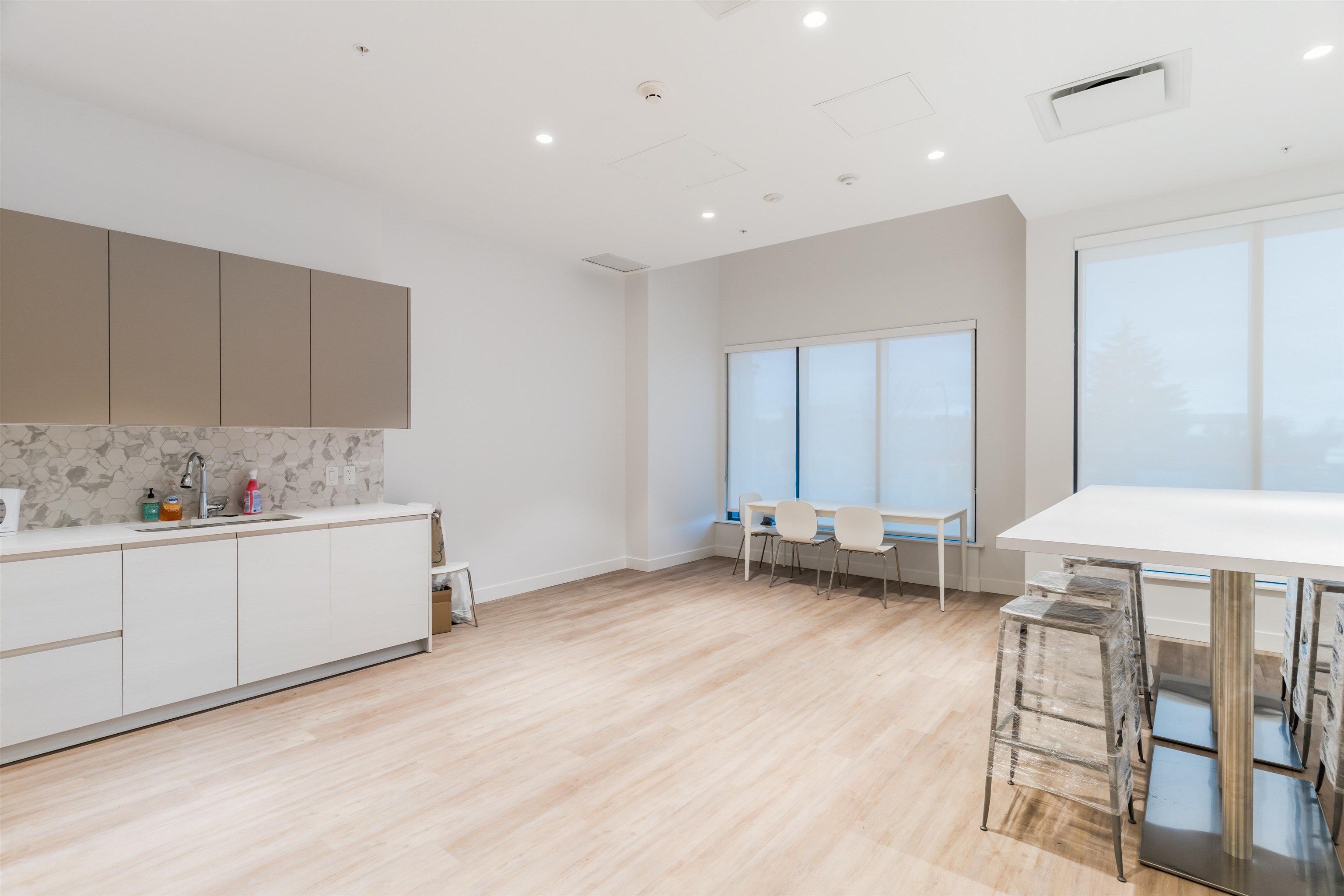 305 8138 FRASER STREET Unit: 305