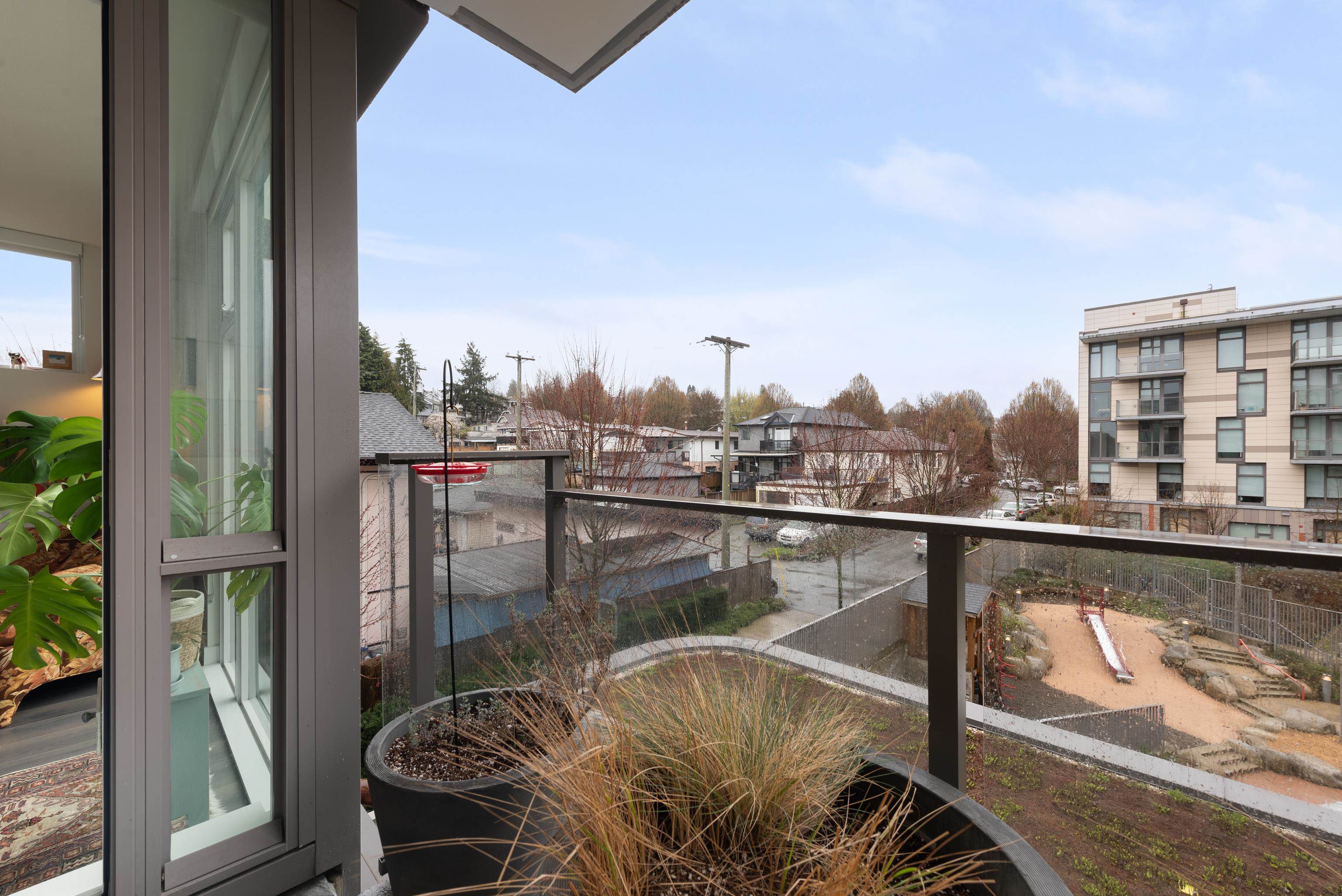 305 8138 FRASER STREET Unit: 305
