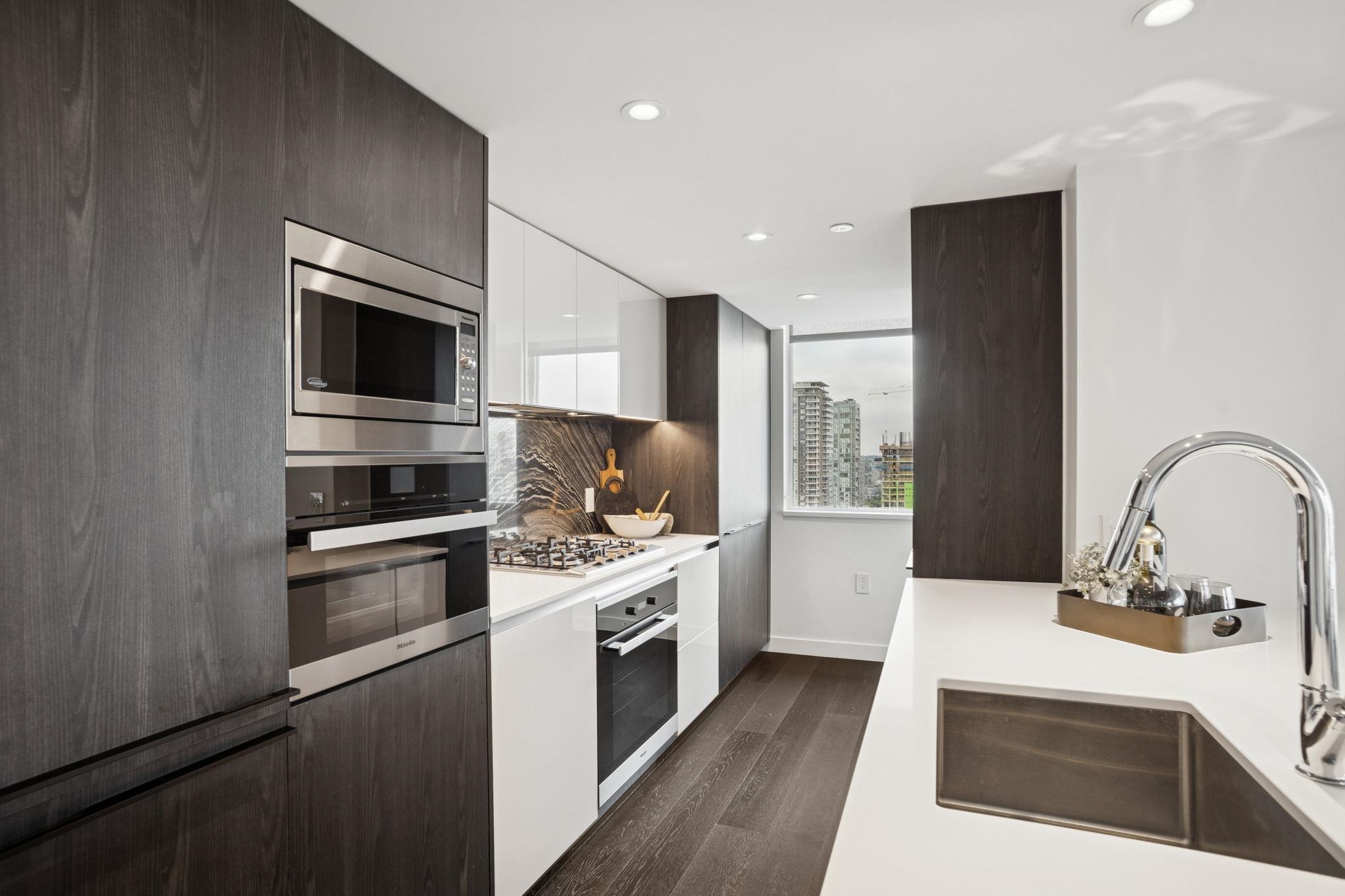 3306 1111 RICHARDS STREET Unit: 3306