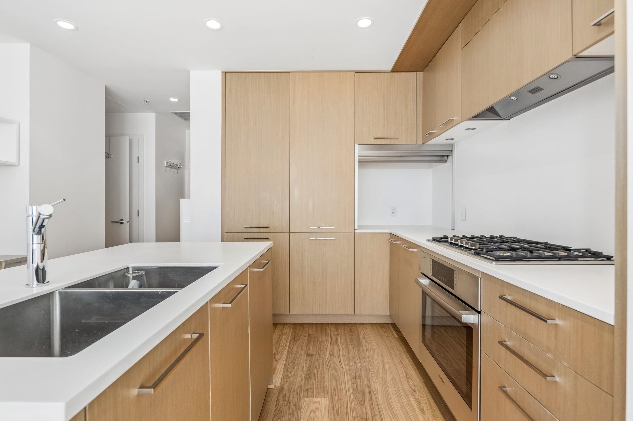 309 5115 CAMBIE STREET Unit: 309