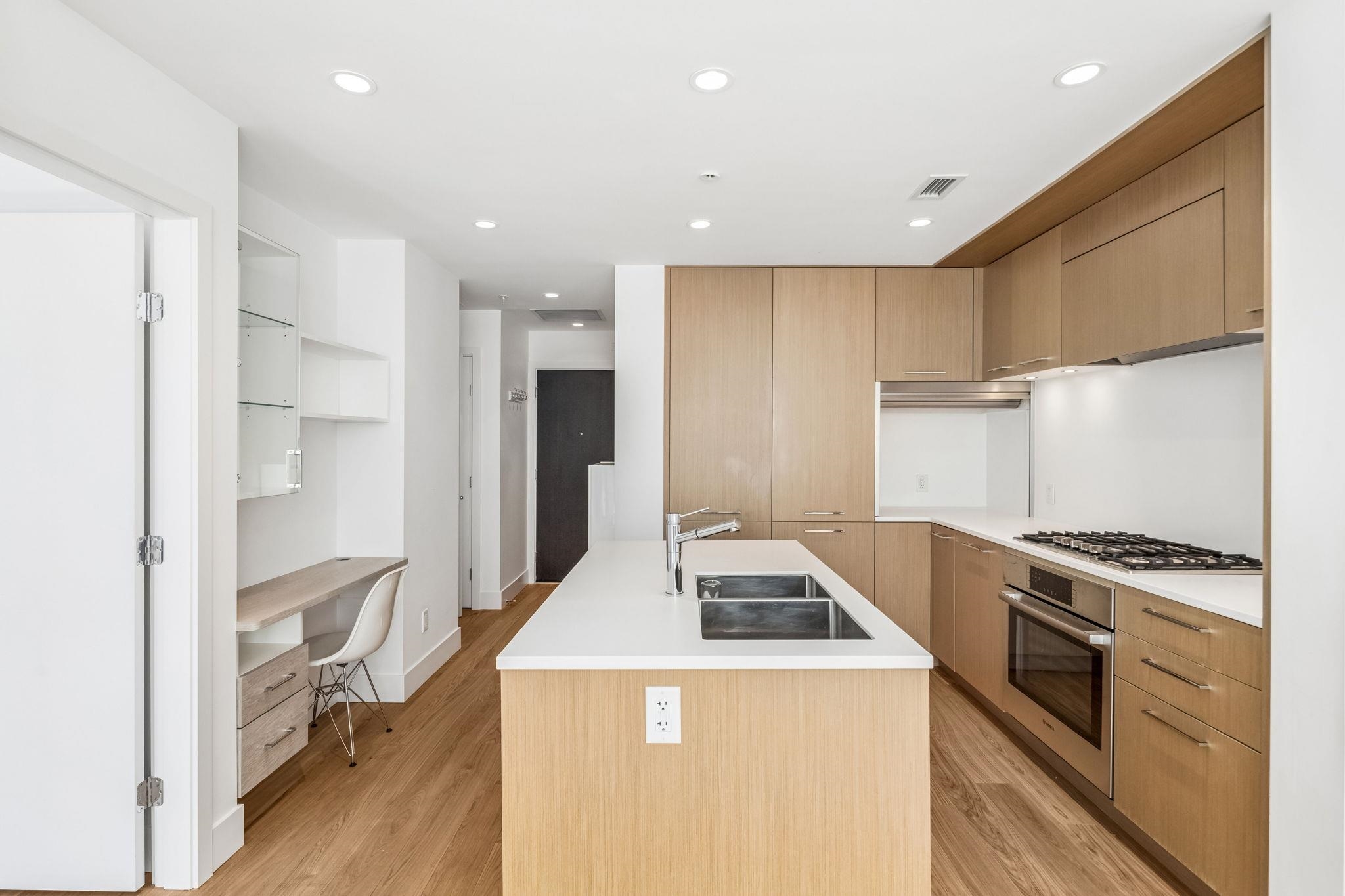 309 5115 CAMBIE STREET Unit: 309