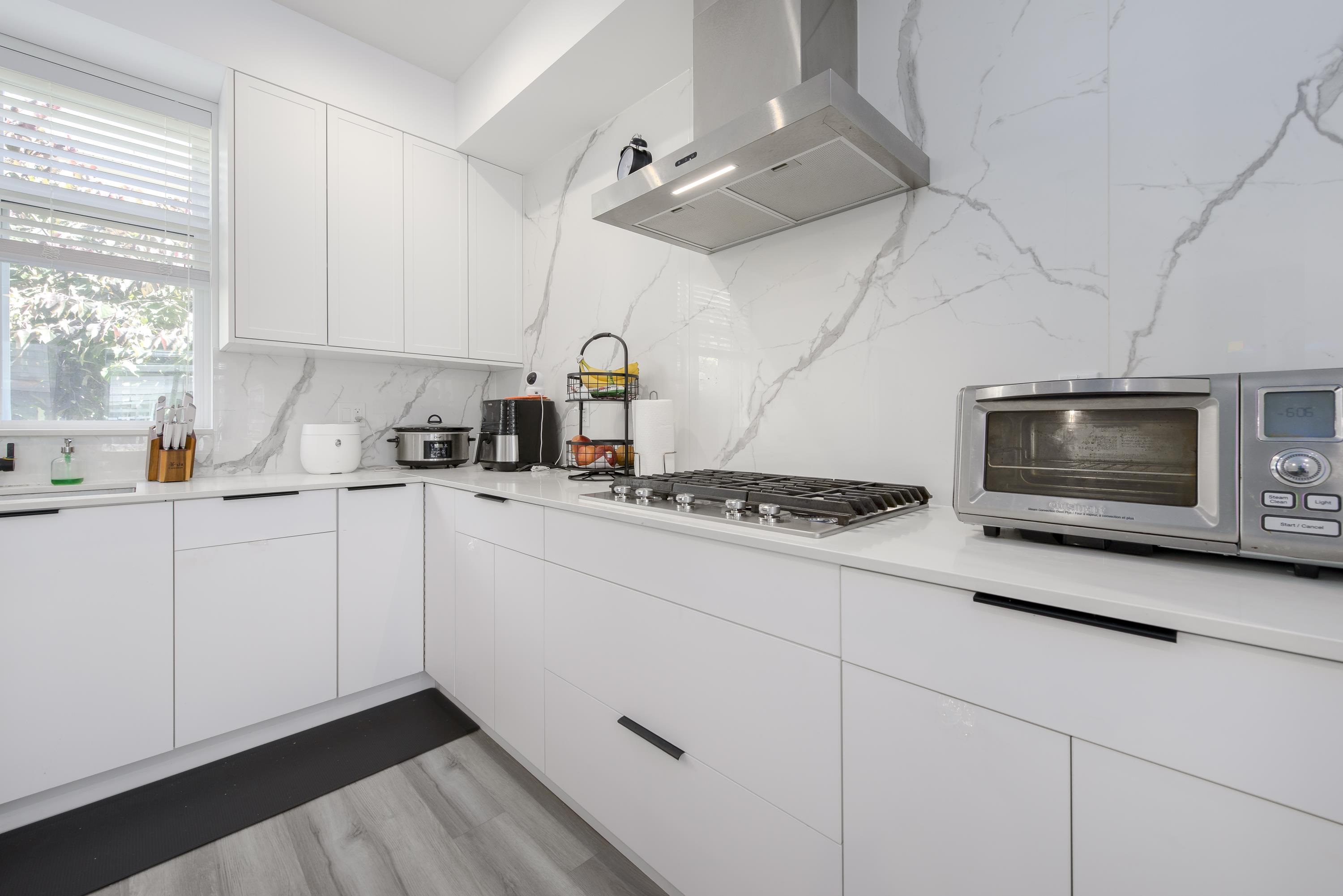 38 10488 124 STREET Unit: 38