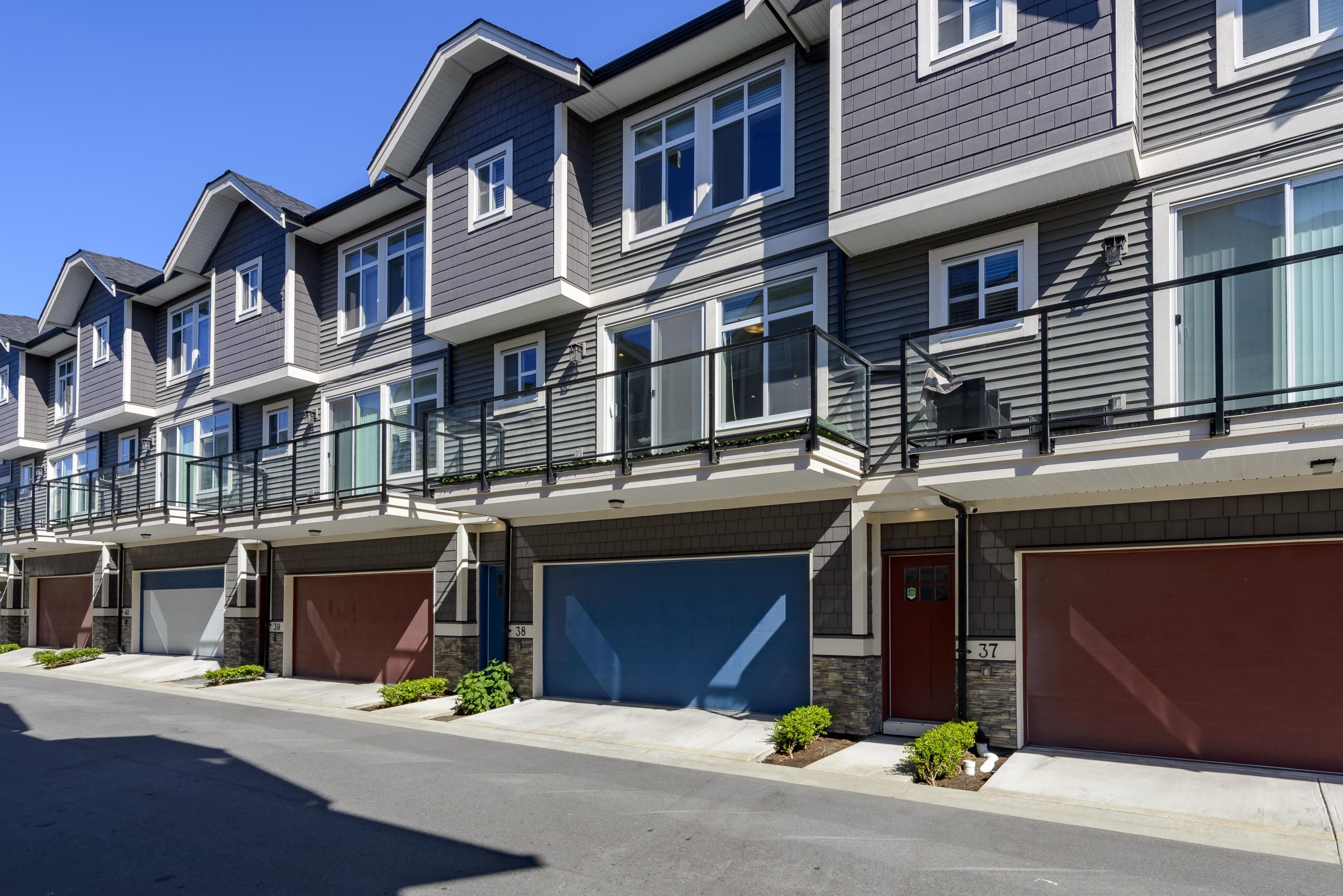 38 10488 124 STREET Unit: 38