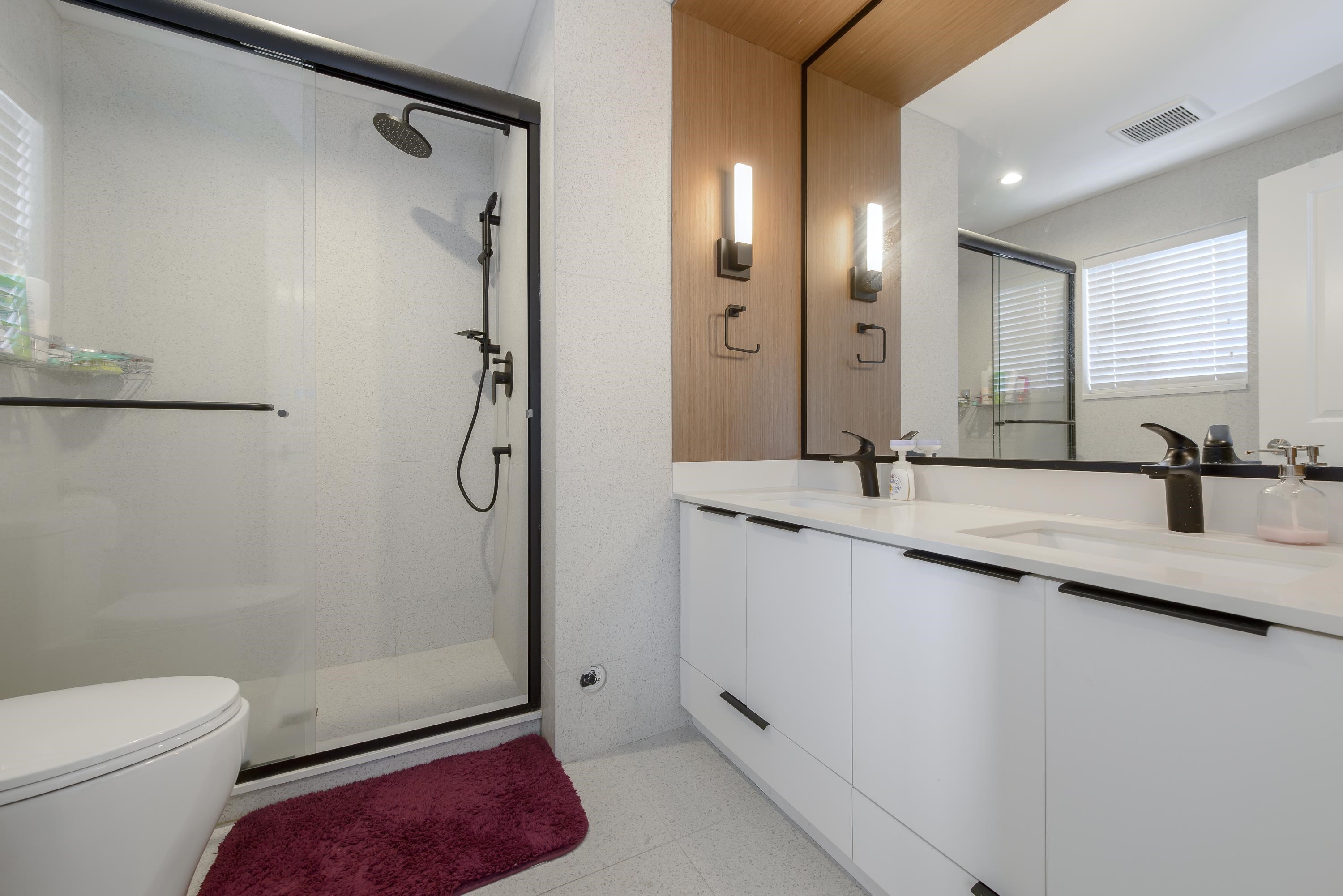 38 10488 124 STREET Unit: 38