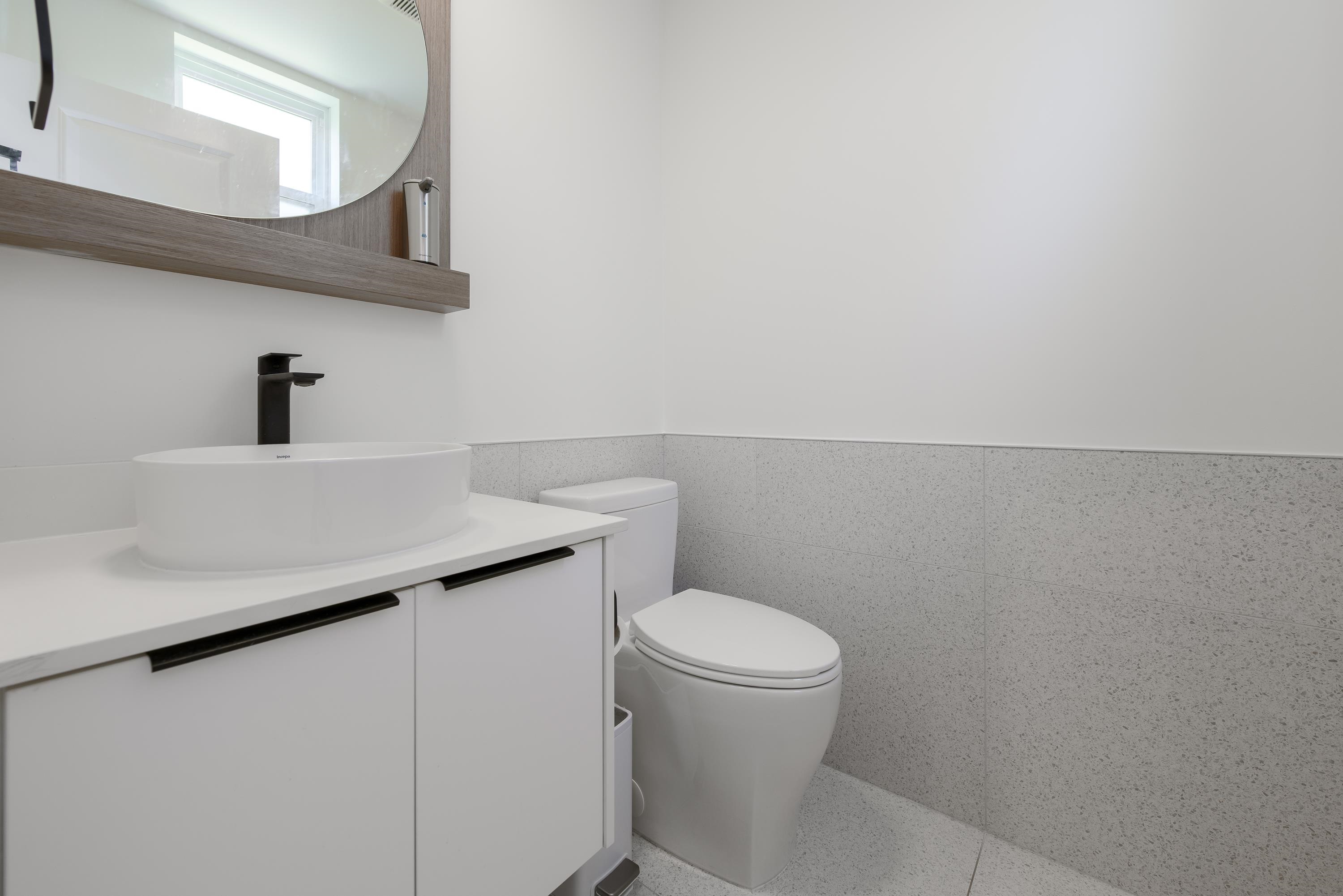 38 10488 124 STREET Unit: 38
