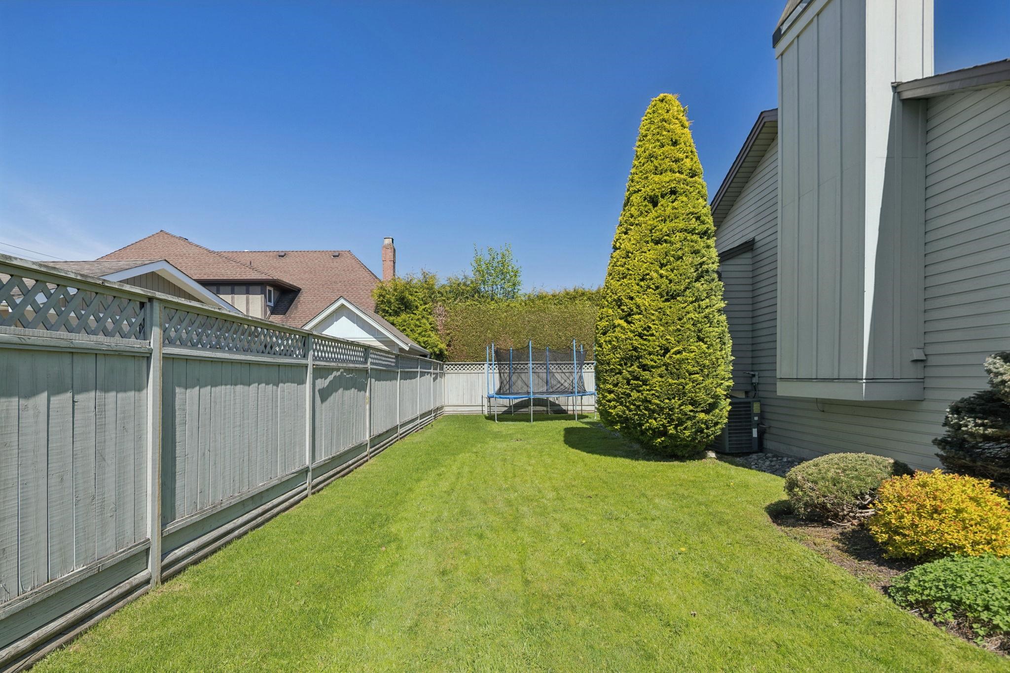 5215 BENTLEY PLACE